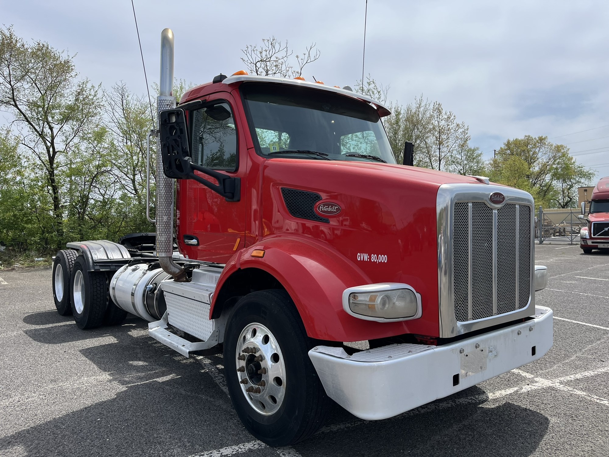 2019 Peterbilt 567 - image 2 of 6