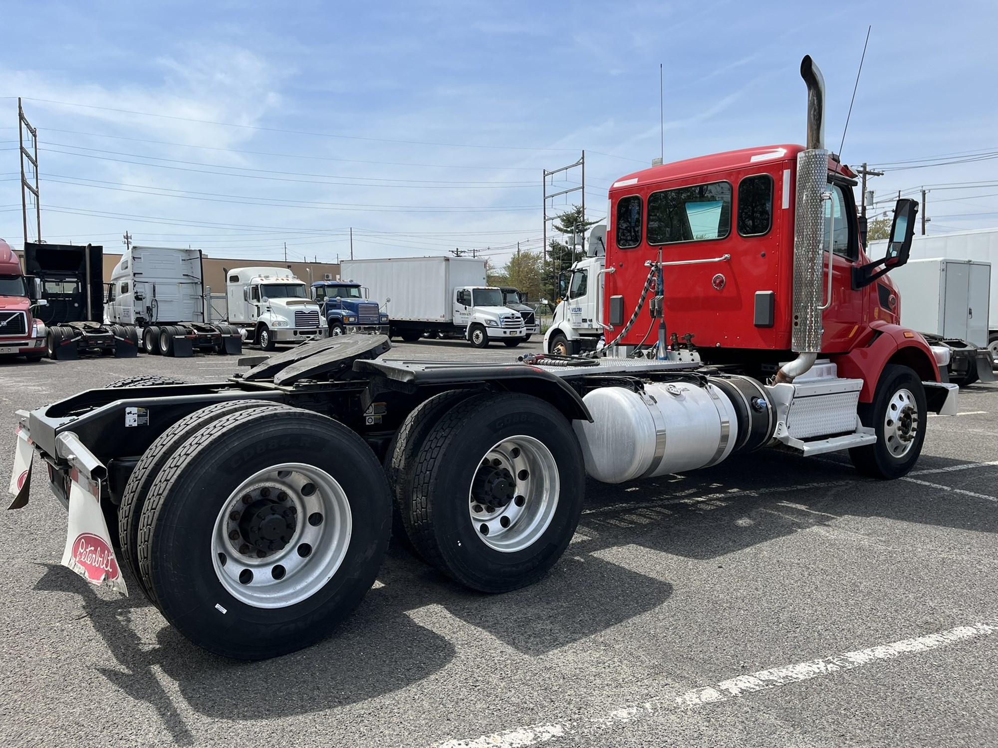 2019 Peterbilt 567 - image 3 of 6