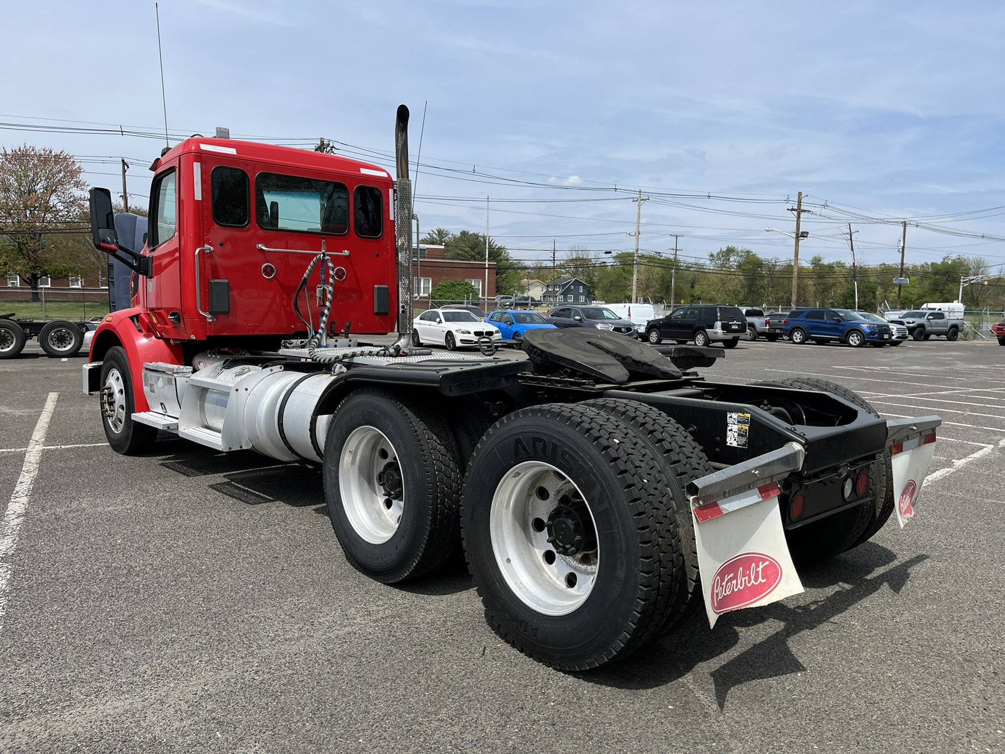 2019 Peterbilt 567 - image 4 of 6