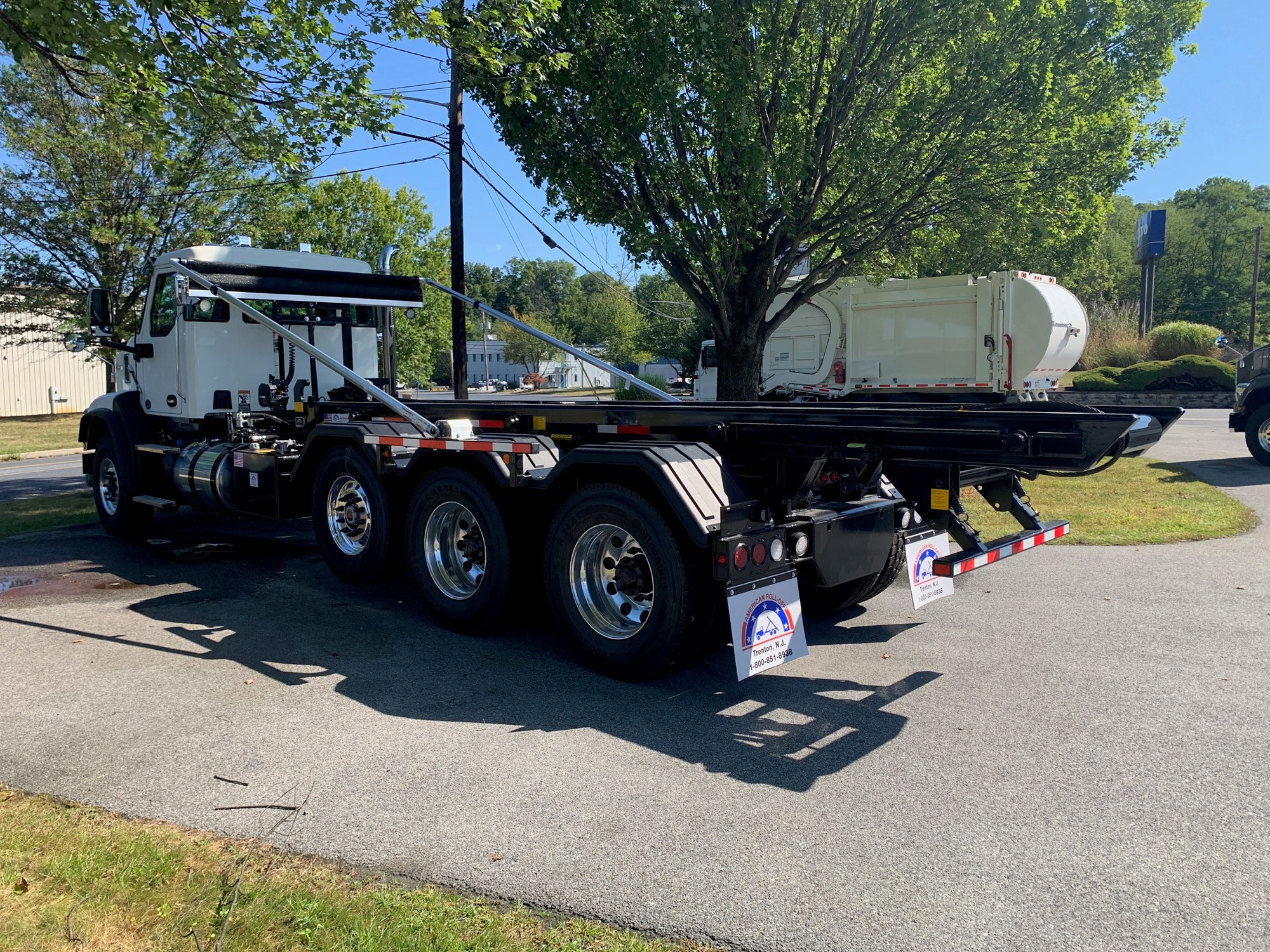 2025 Autocar DC-64 - image 3