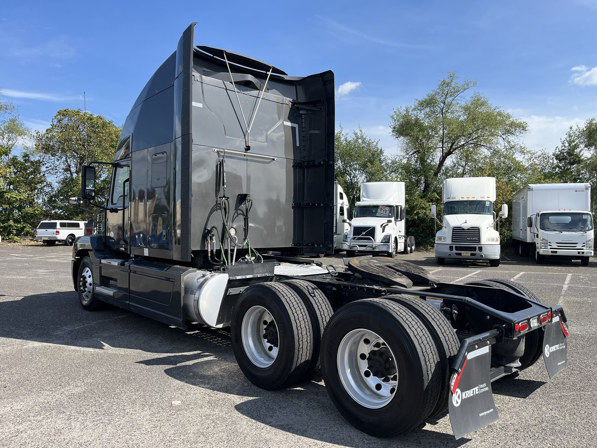2020 Mack Anthem - image 6 of 6