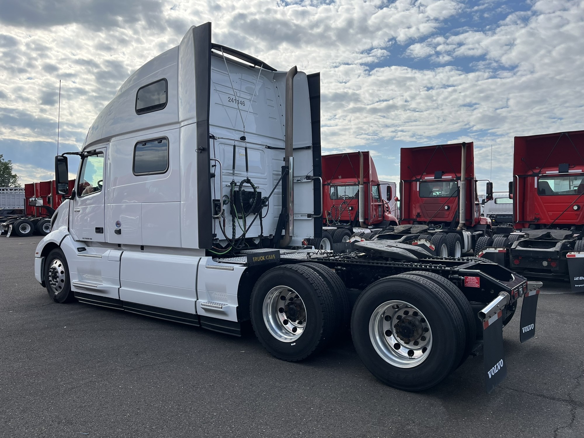 2024 VOLVO VNL860 - image 6 of 6