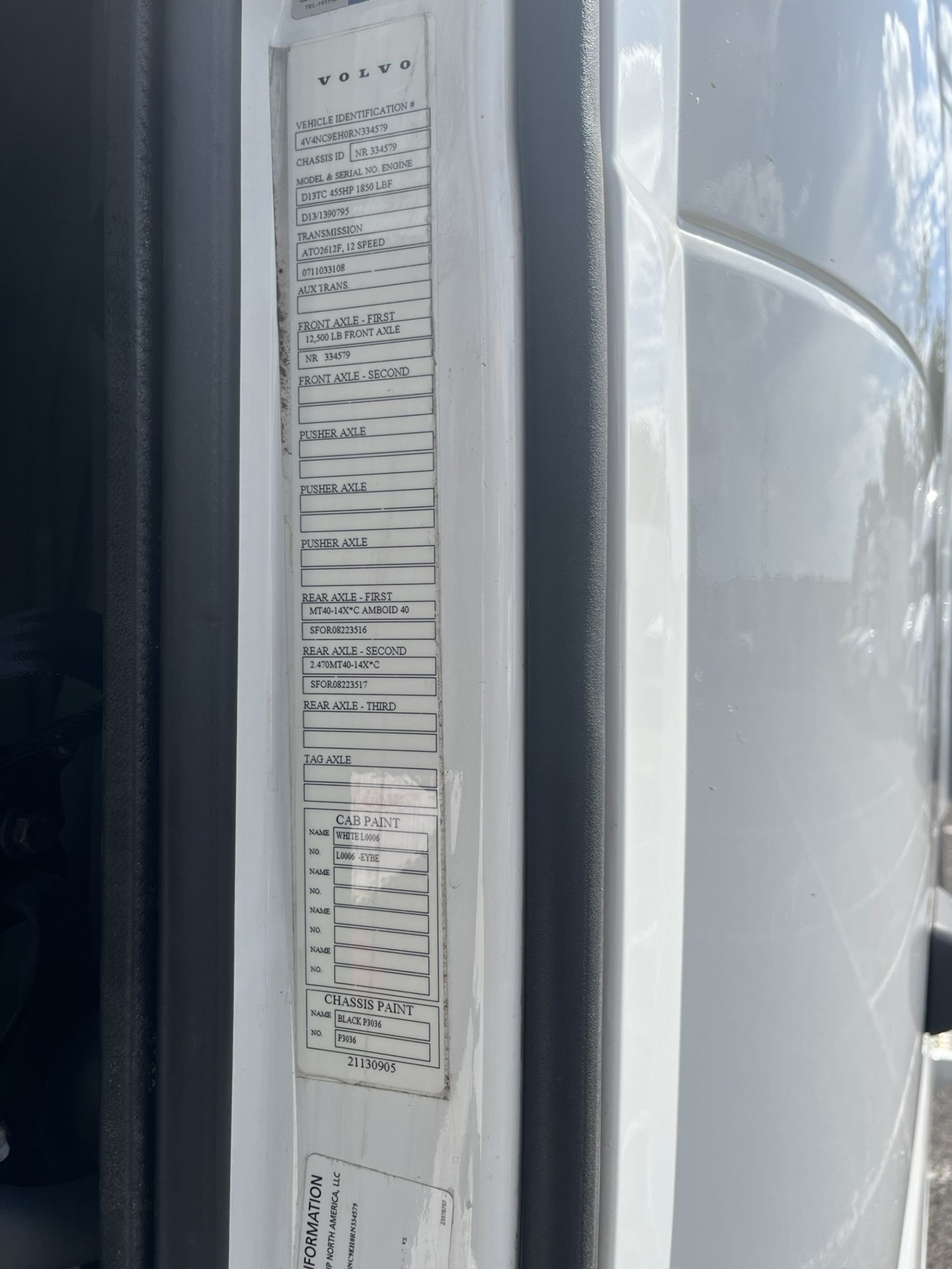 2024 Volvo VNL - image 3 of 4