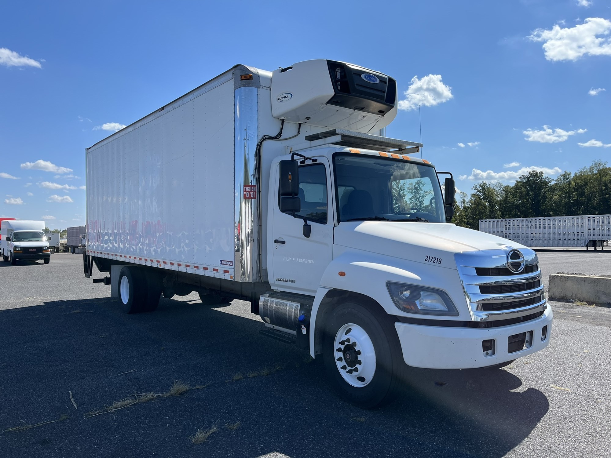 2017 HINO 338 - image 3 of 6