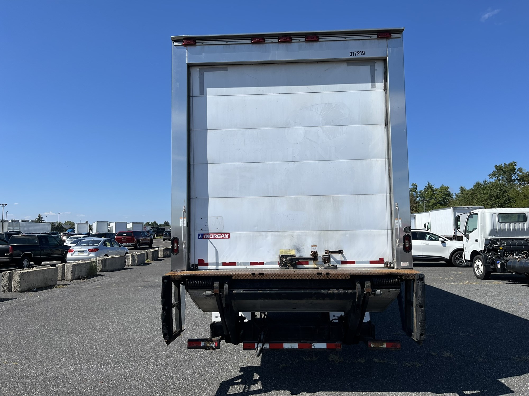 2017 HINO 338 - image 5 of 6