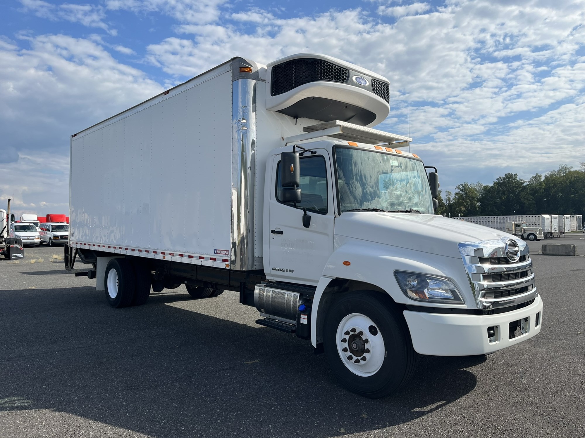 2018 HINO 338 - image 3 of 6
