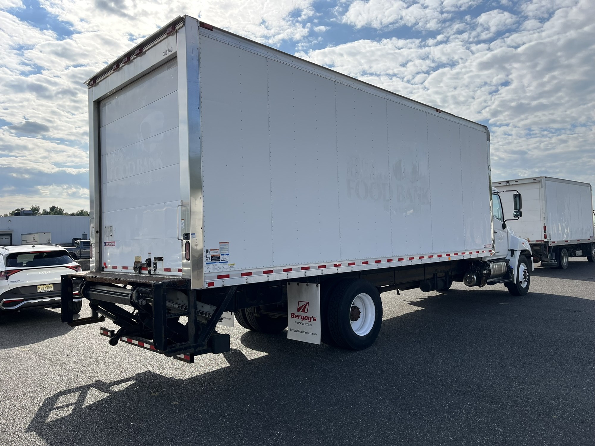 2018 HINO 338 - image 4 of 6