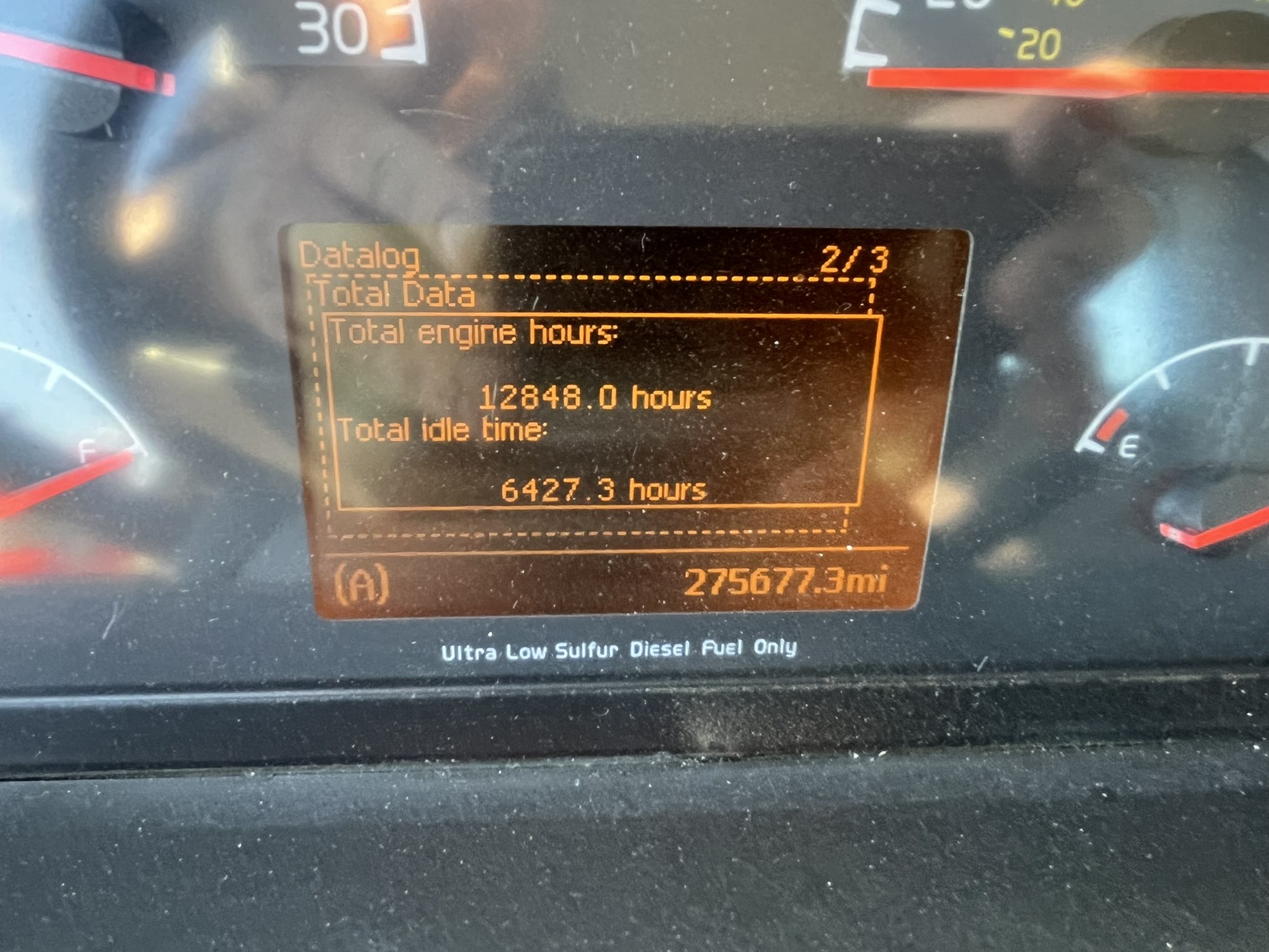 2017 VOLVO VNL64T300 - image 2 of 3