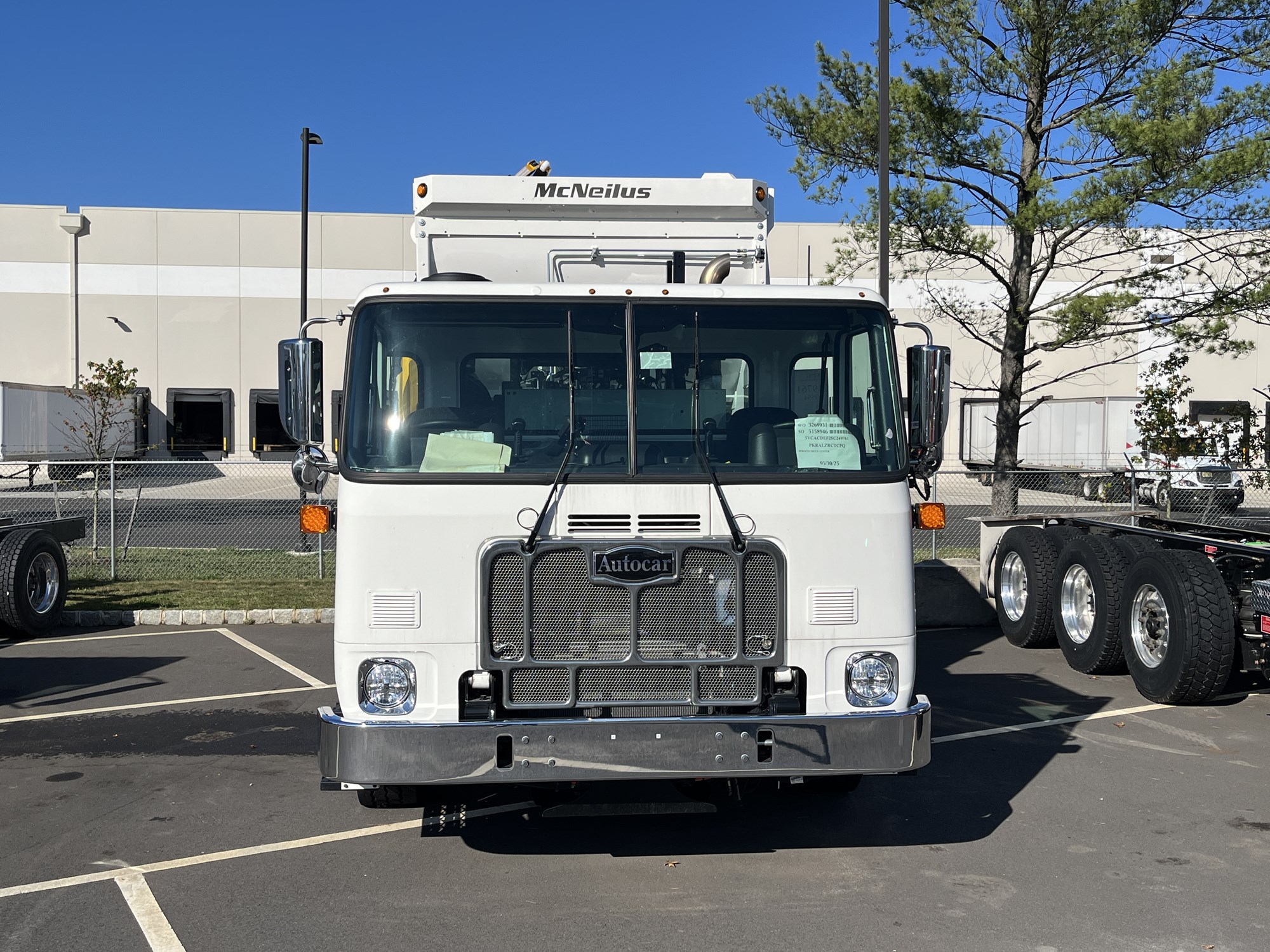 2025 Autocar - image 3