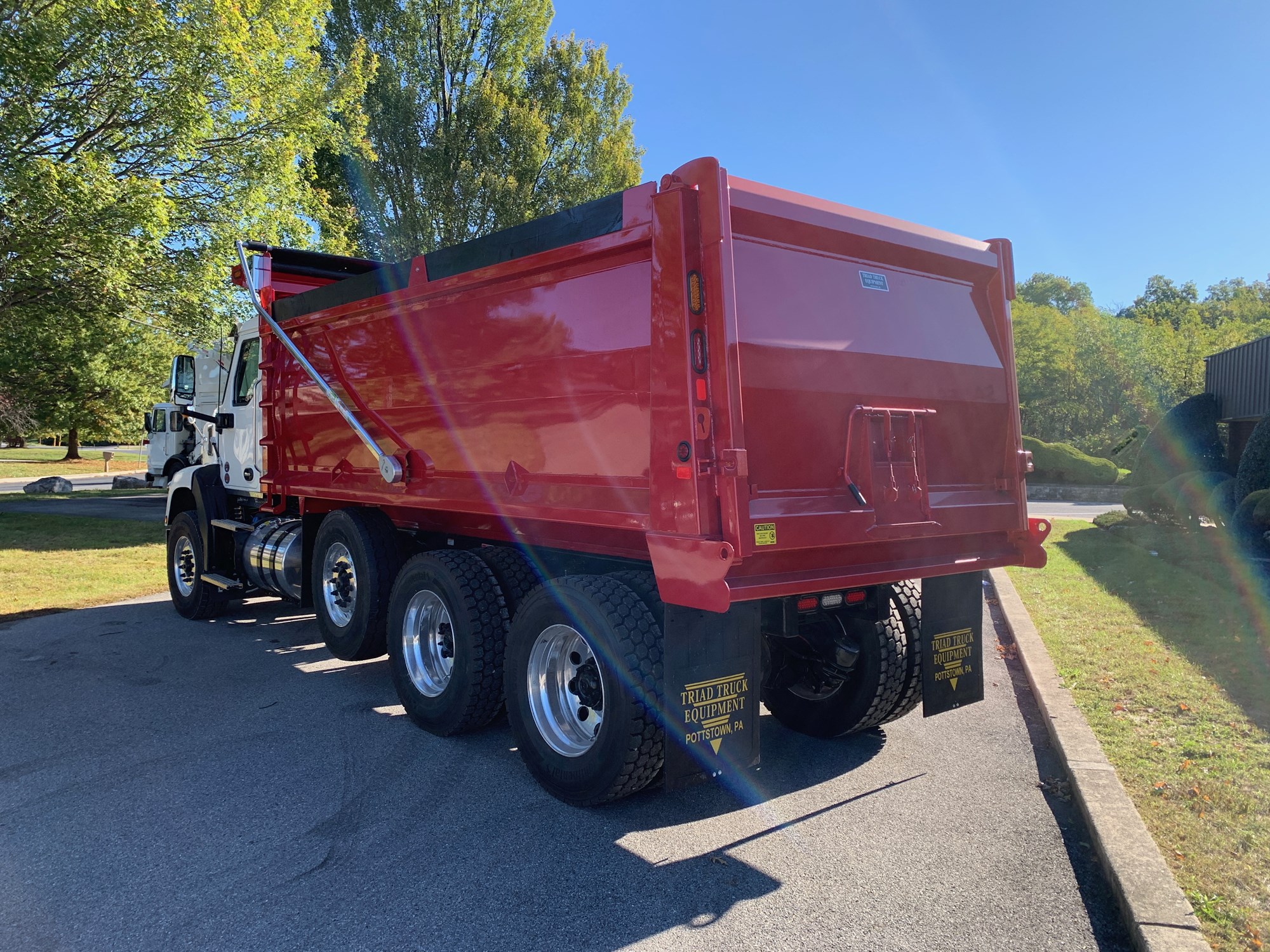 2026 Autocar DC64 - image 5 of 6