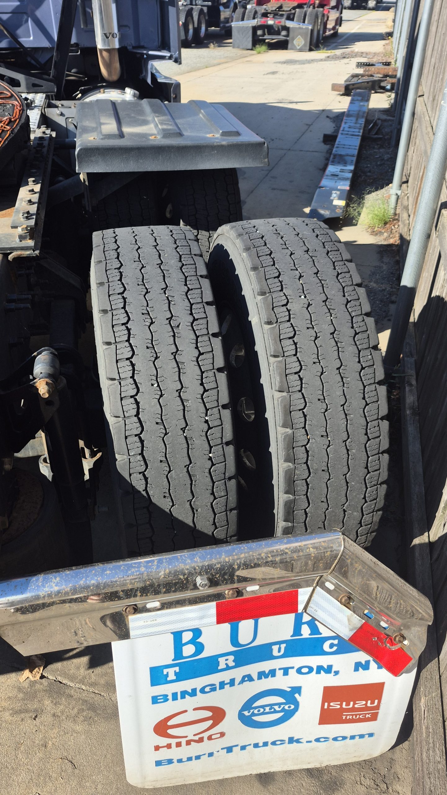 2019 VOLVO VNL64T740 VNL64 - image 5 of 6