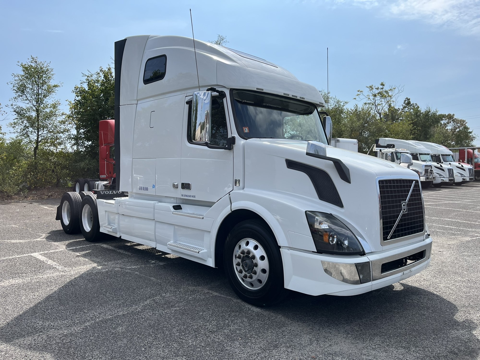 2018 VOLVO VNL64T670 - image 3 of 6