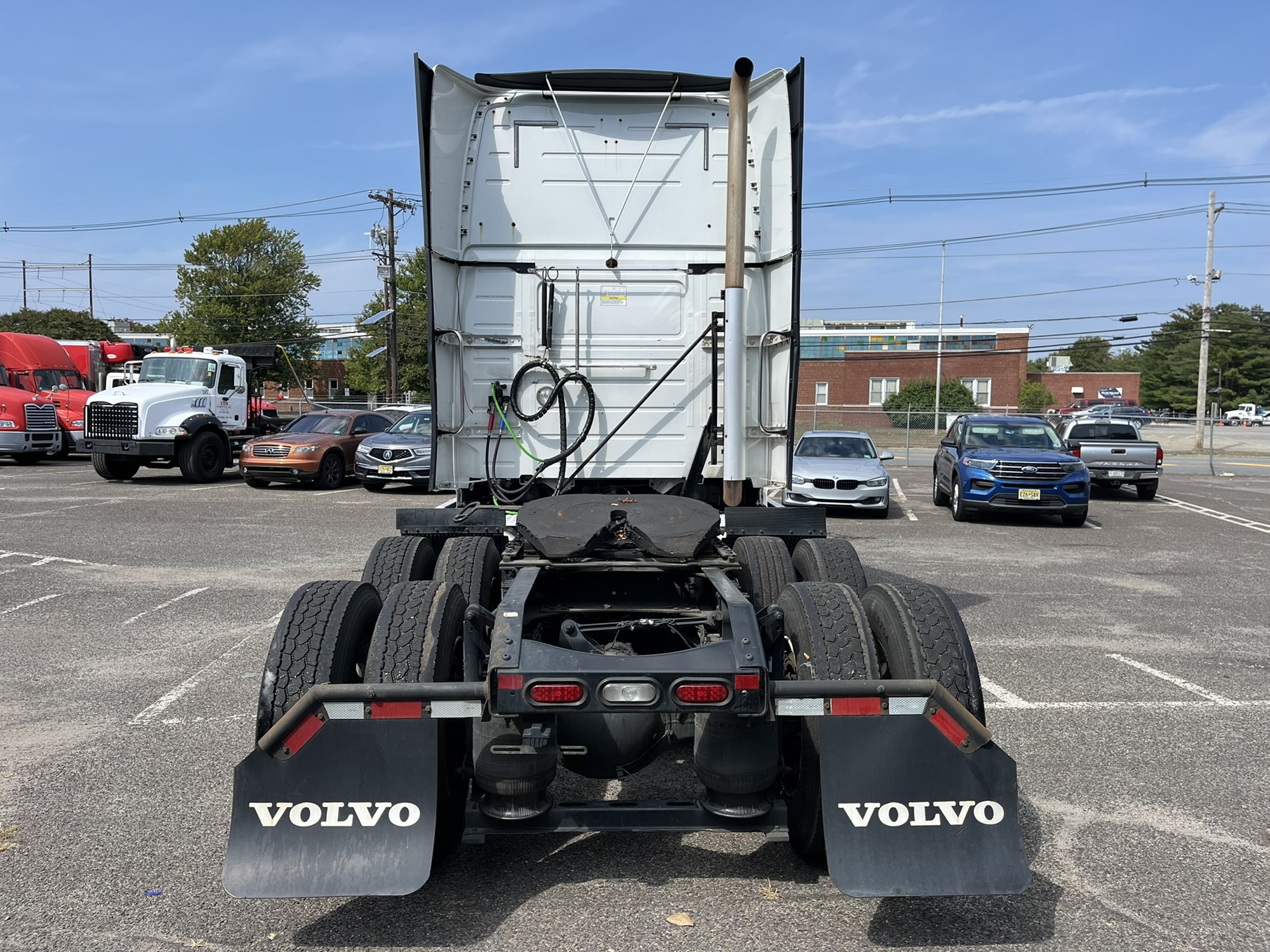 2018 VOLVO VNL64T670 - image 5 of 6