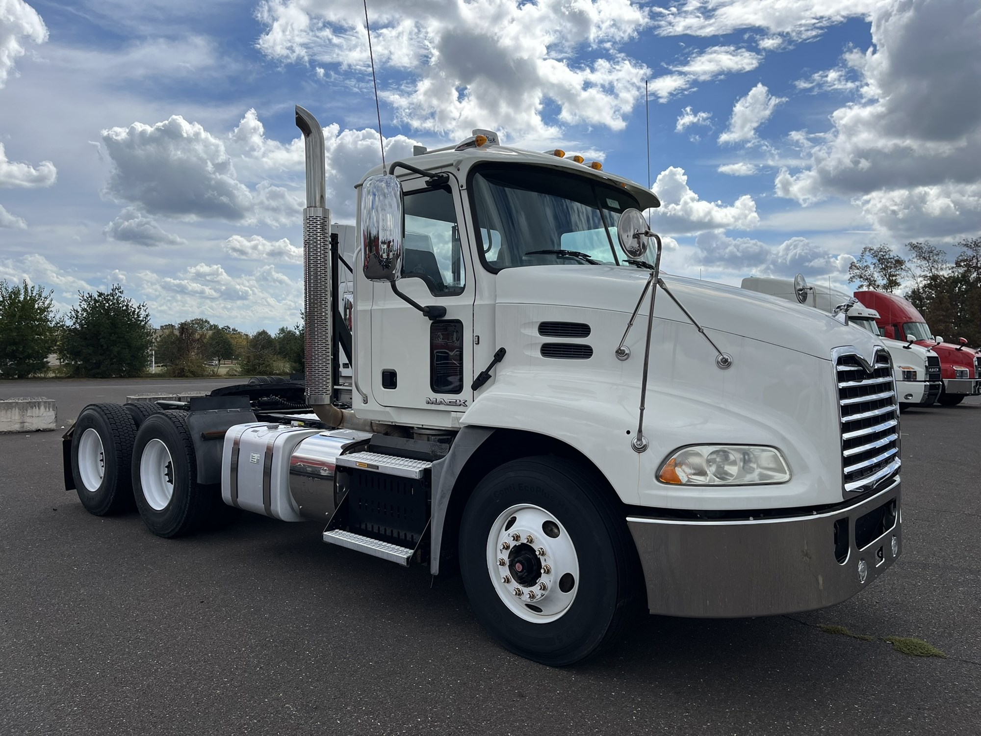 2016 MACK CXU613 - image 3 of 6