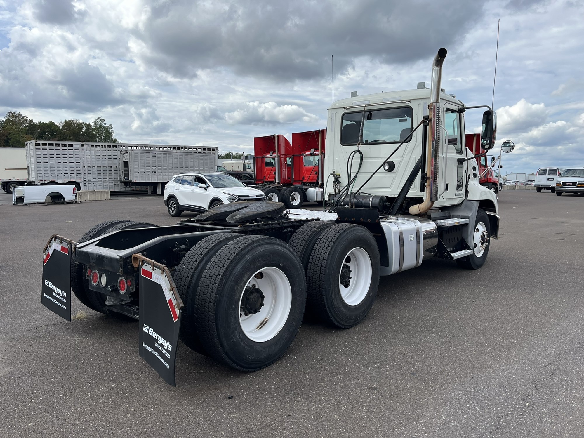 2016 MACK CXU613 - image 4 of 6
