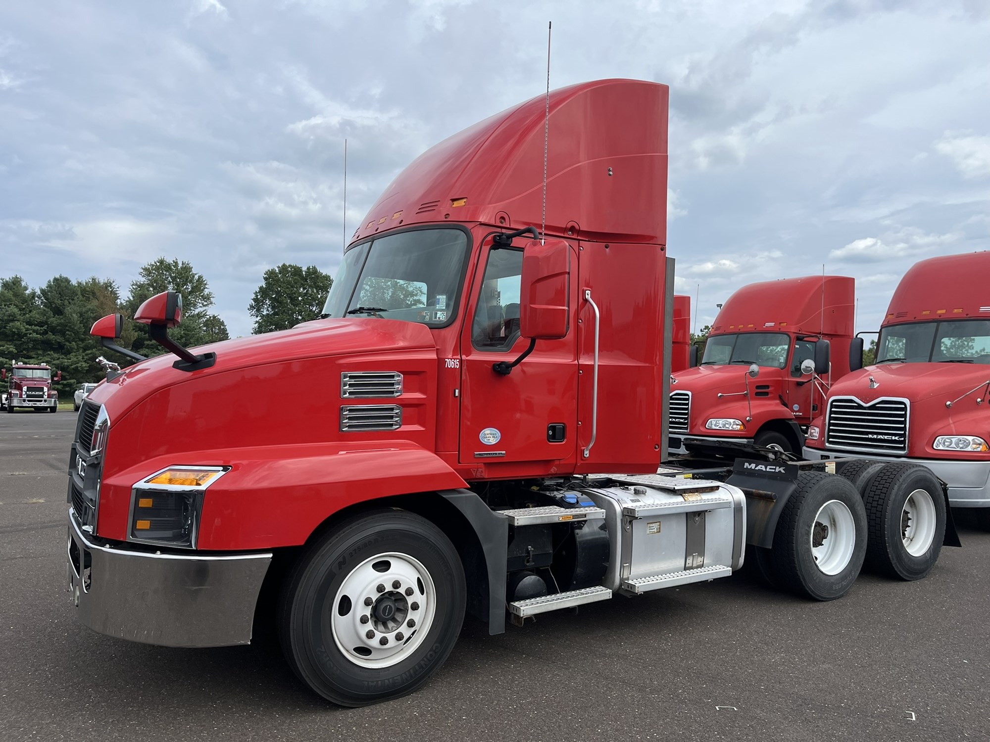 2020 MACK AN64T 2020 MACK AN64T - image 1 of 6