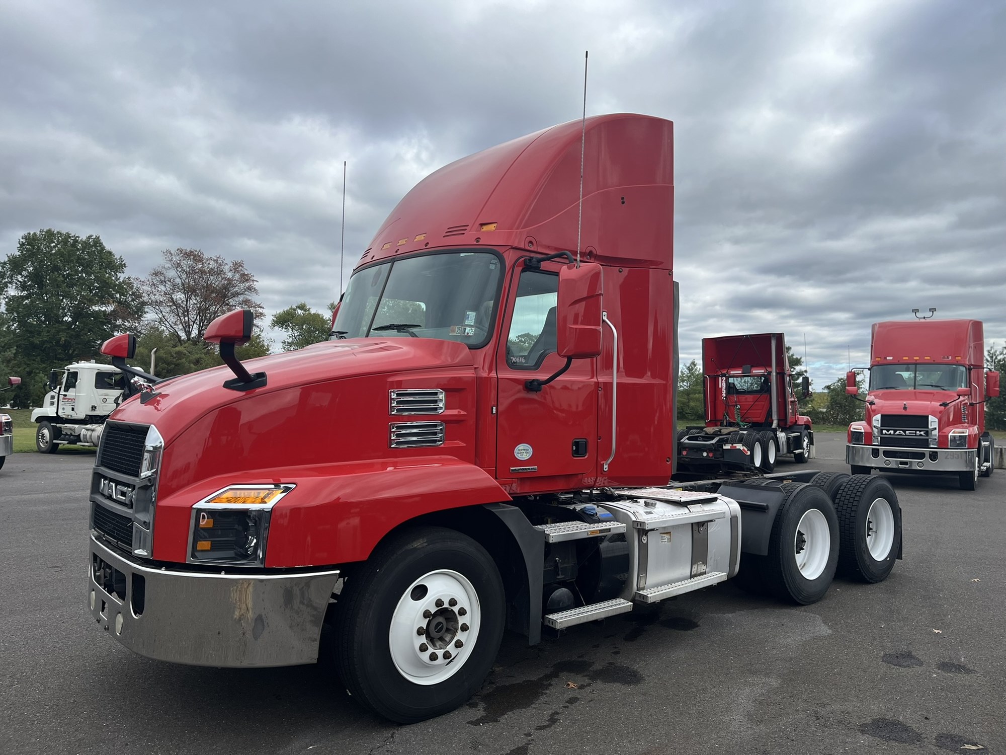 2020 MACK AN64T 2020 MACK AN64T - image 1 of 6