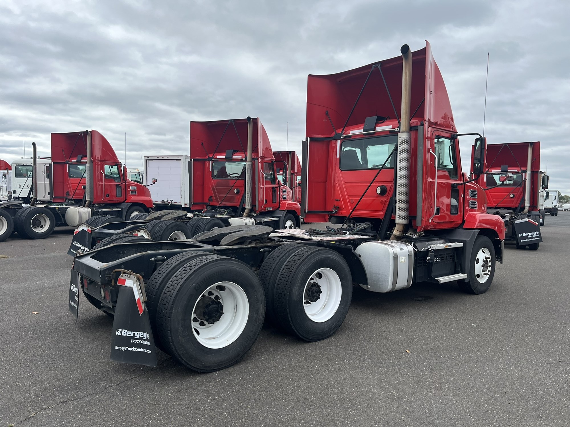 2020 MACK AN64T 2020 MACK AN64T - image 4 of 6
