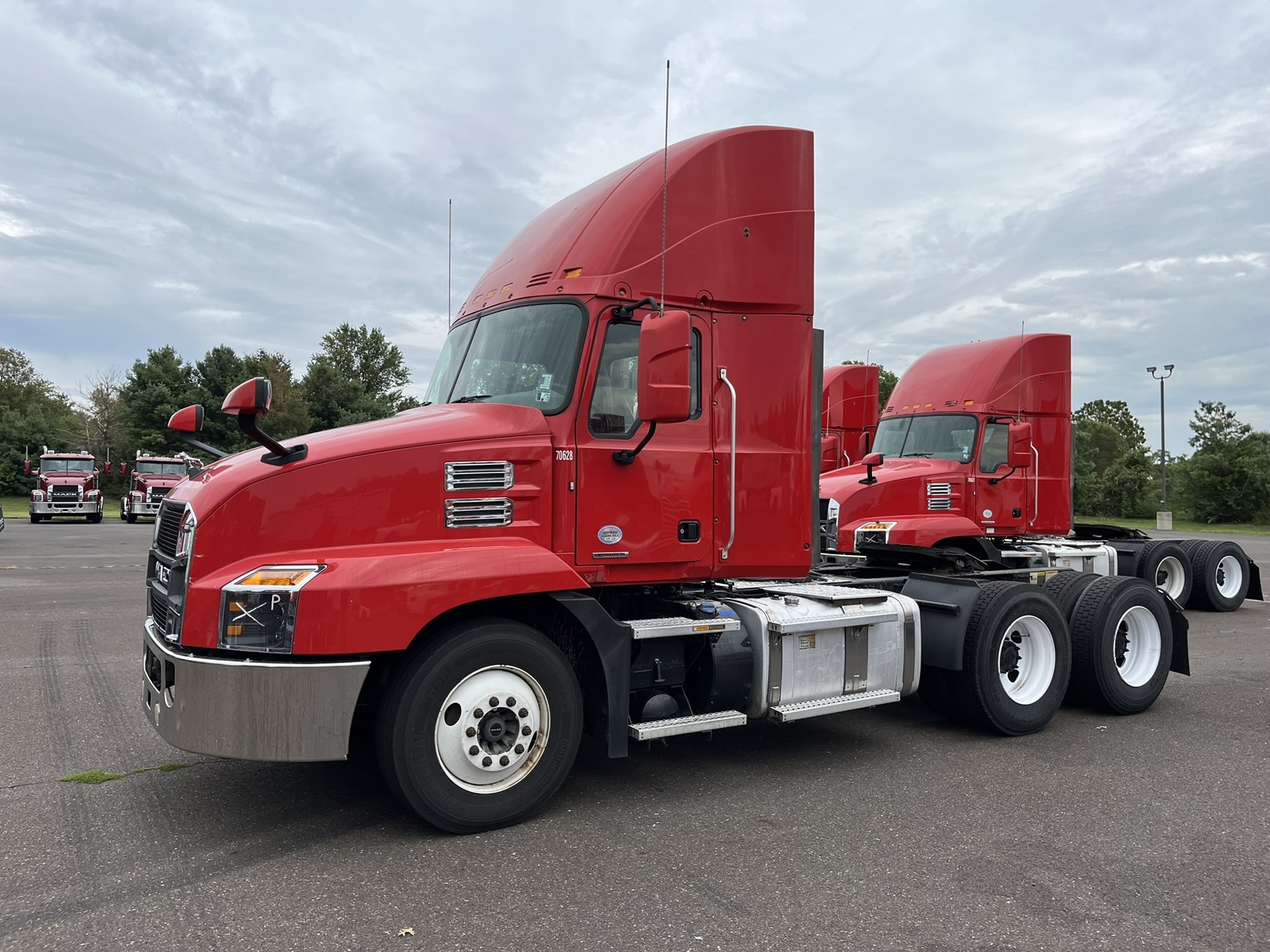 2020 MACK AN64T 2020 MACK AN64T - image 1 of 4