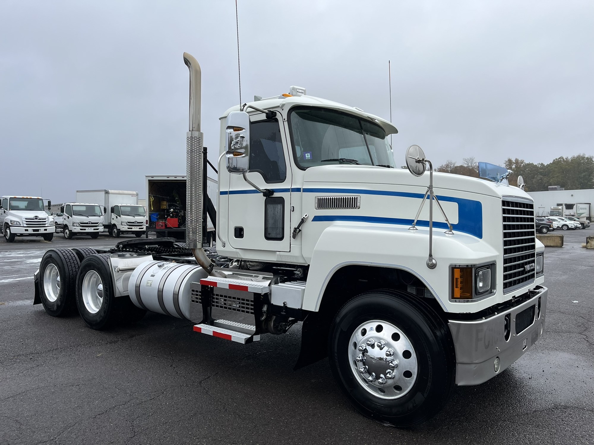 2020 MACK PI64T 2020 MACK PI64T - image 3 of 6