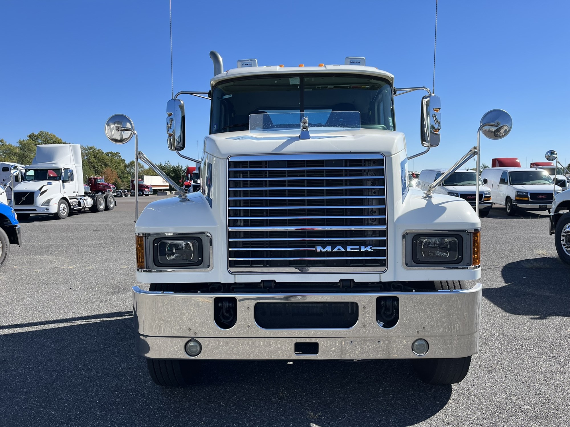 2020 MACK PI64T 2020 MACK PI64T - image 2 of 6