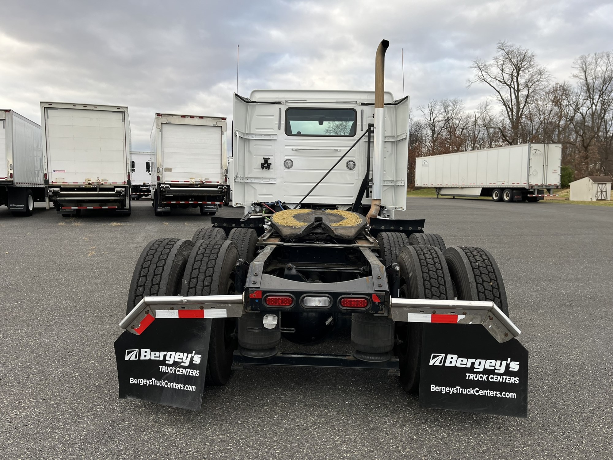 2018 VOLVO VNR64T300 2018 VOLVO VNR64T300 - image 5 of 6