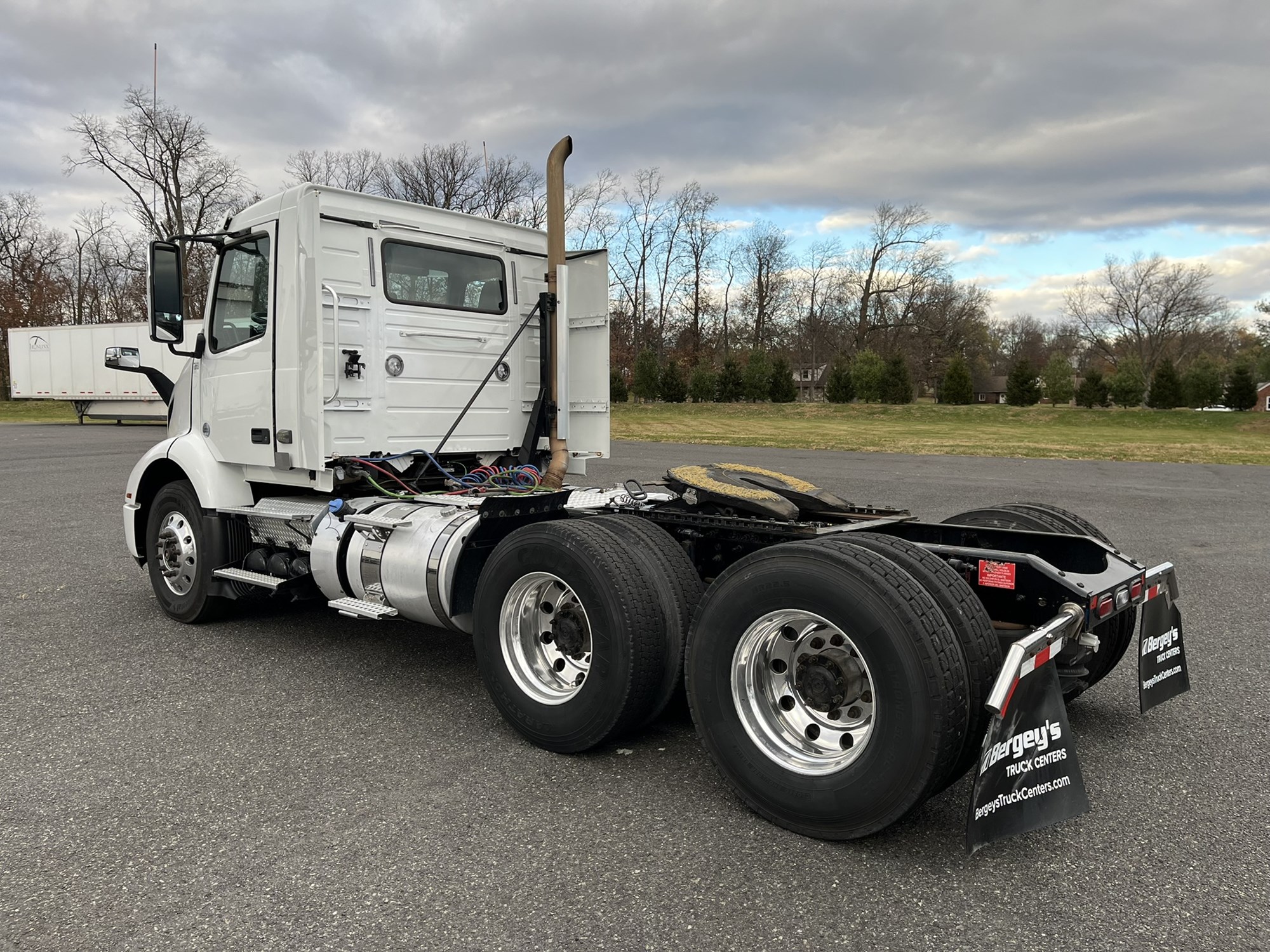 2018 VOLVO VNR64T300 2018 VOLVO VNR64T300 - image 6 of 6
