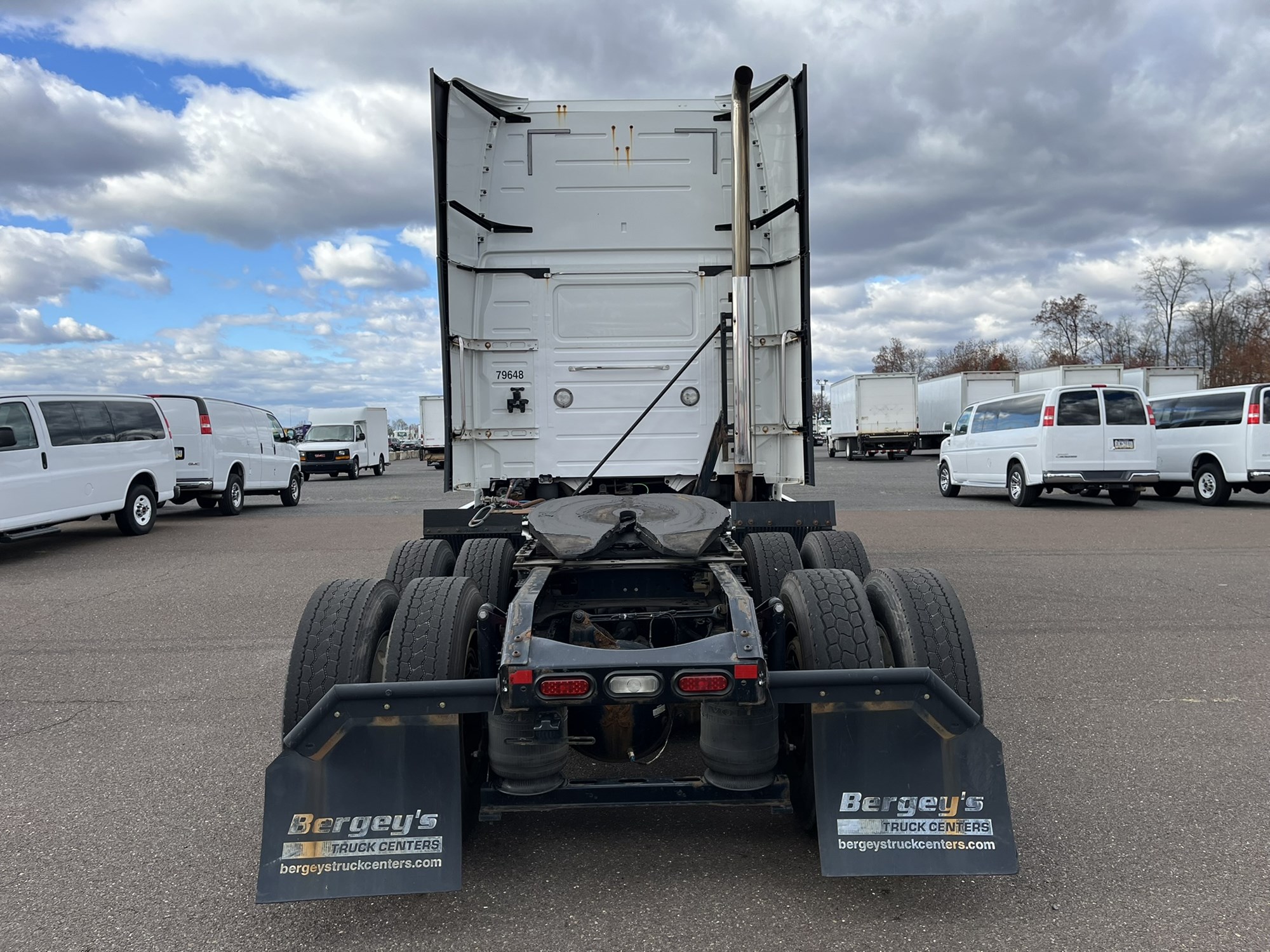 2019 VOLVO VNL64T670 2019 VOLVO VNL64T670 - image 5 of 6