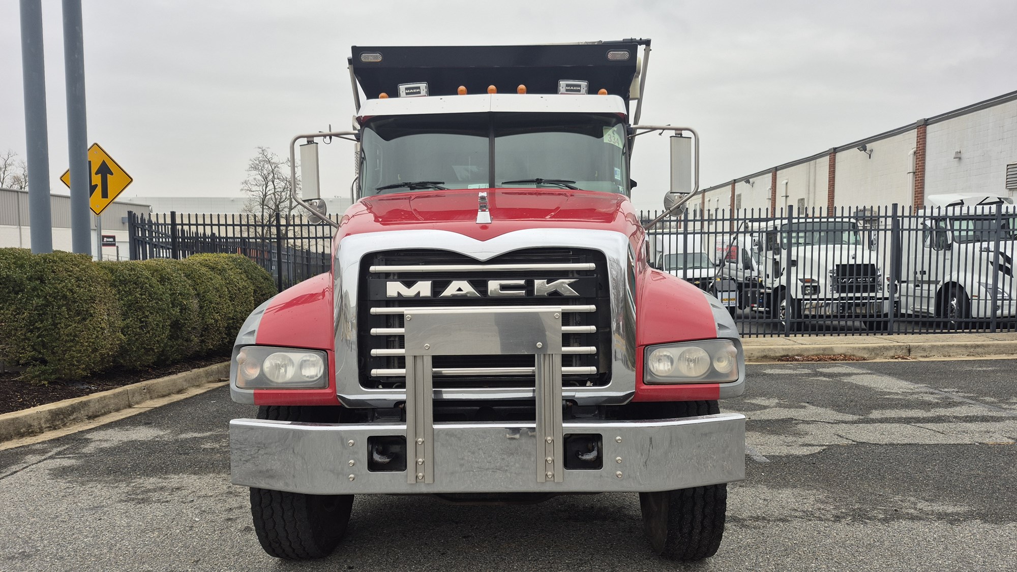 2019 MACK 64FR 2019 MACK 64FR - image 2 of 6