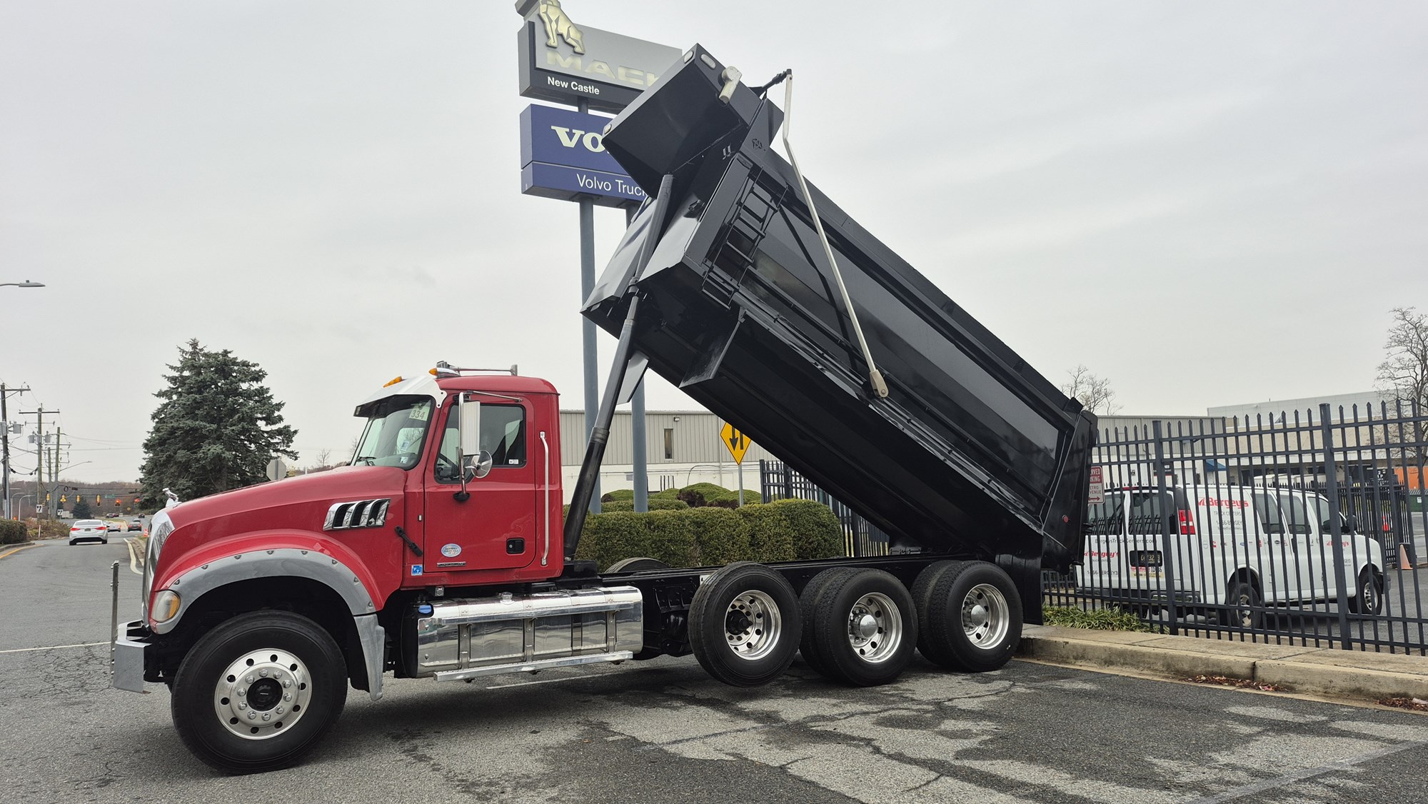 2019 MACK 64FR 2019 MACK 64FR - image 4 of 6