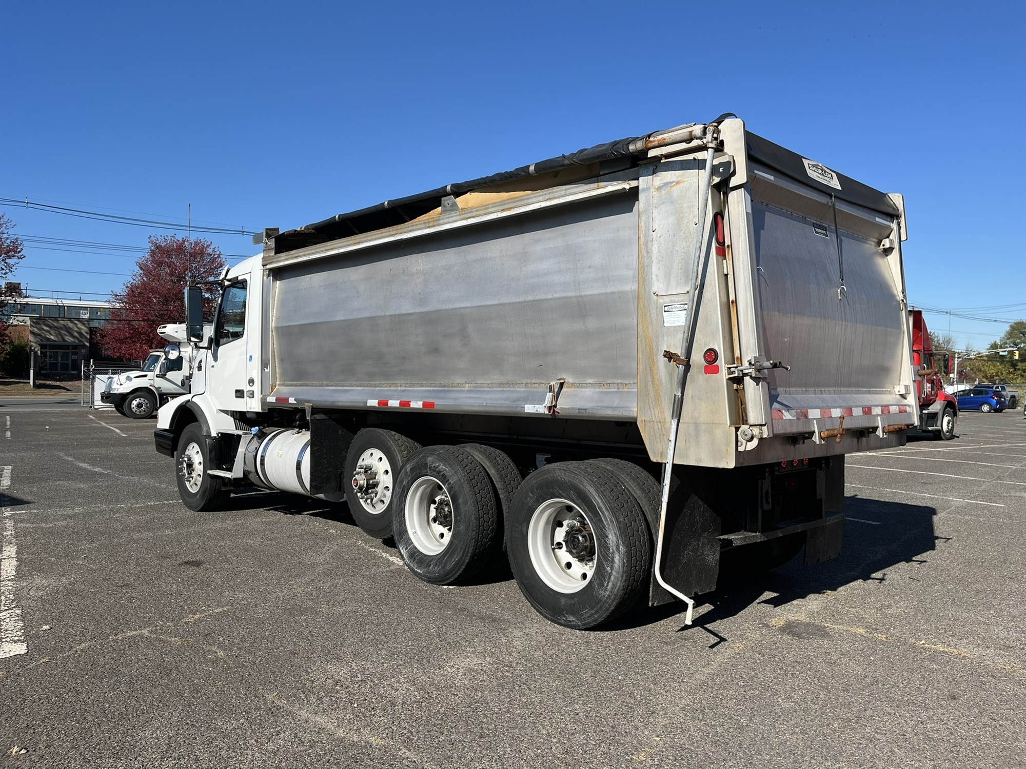 2019 VOLVO VHD 2019 VOLVO VHD - image 6 of 6