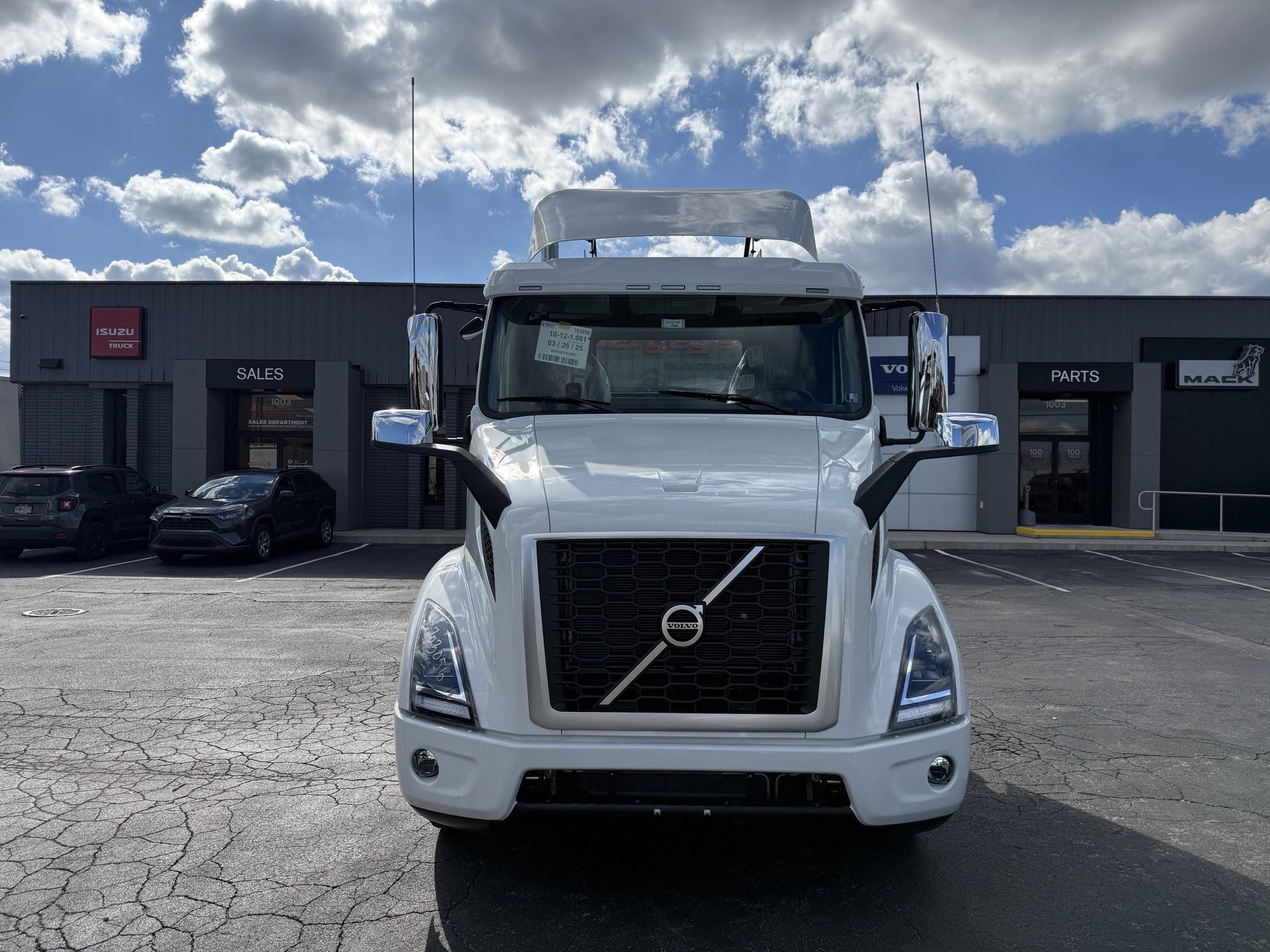 2026 VOLVO VNR64T300 2026 VOLVO VNR64T300 - image 2 of 4