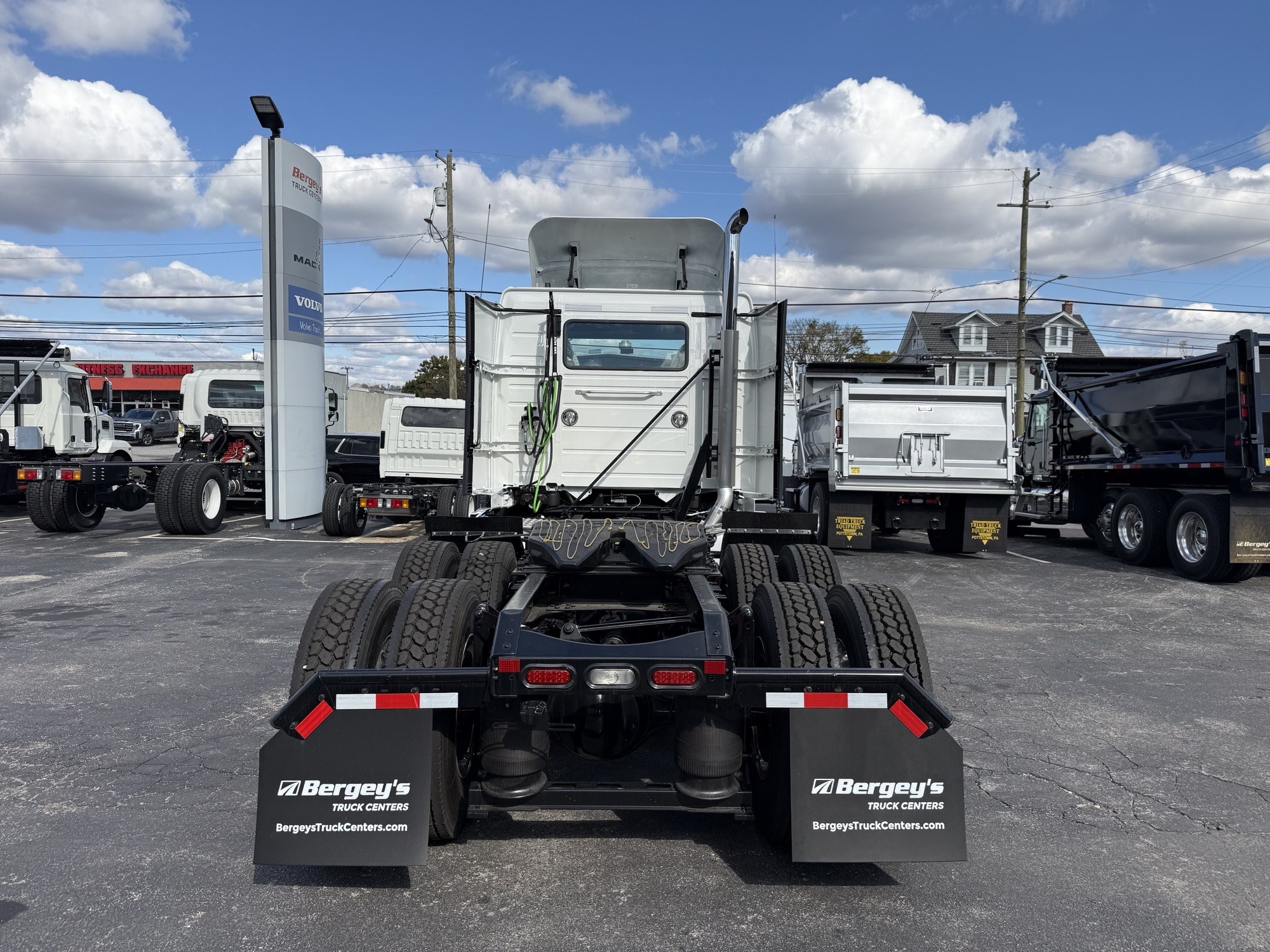 2026 VOLVO VNR64T300 2026 VOLVO VNR64T300 - image 4 of 4