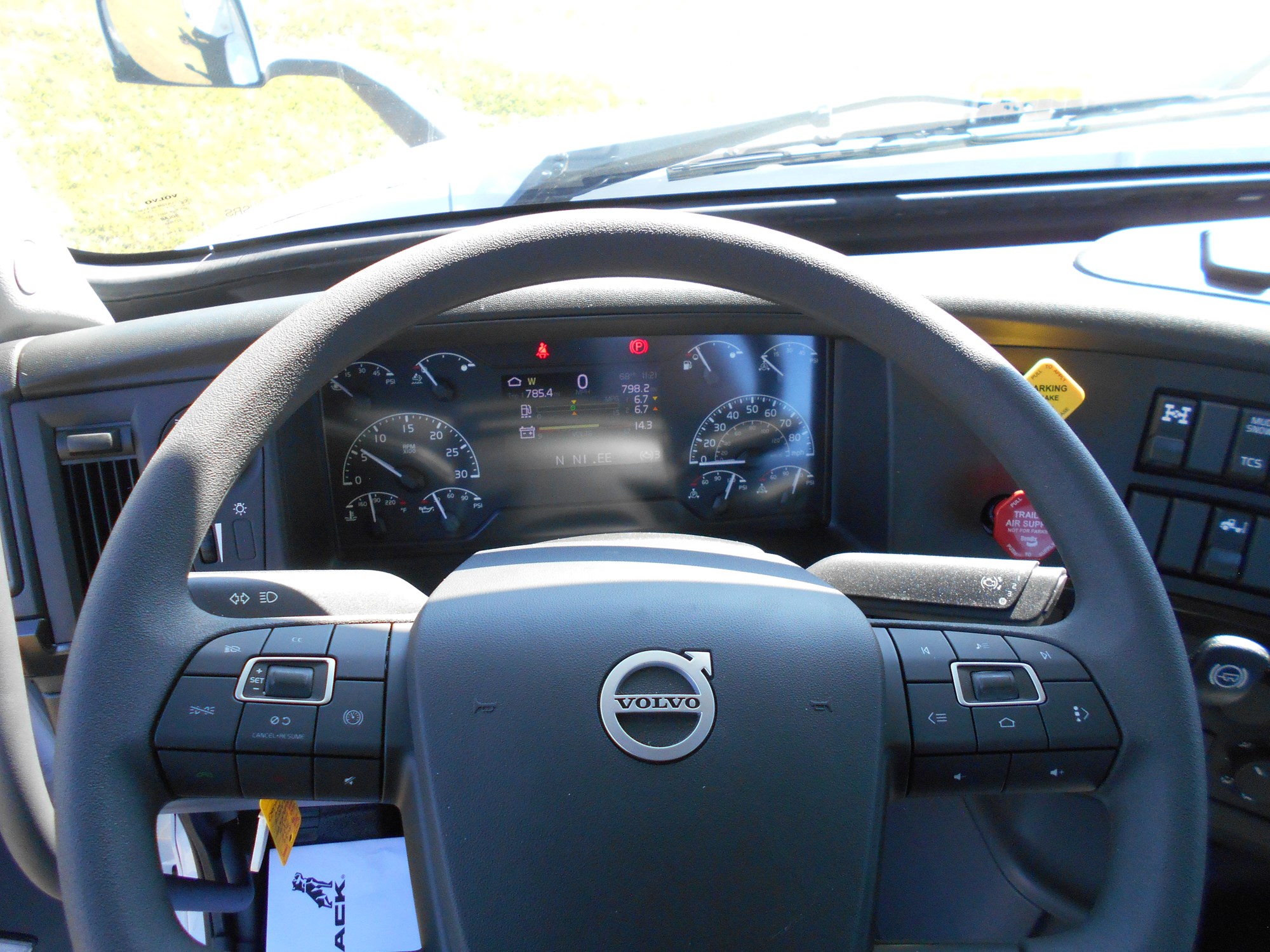 2026 VOLVO VNR64T300 2026 VOLVO VNR64T300 - image 6 of 6