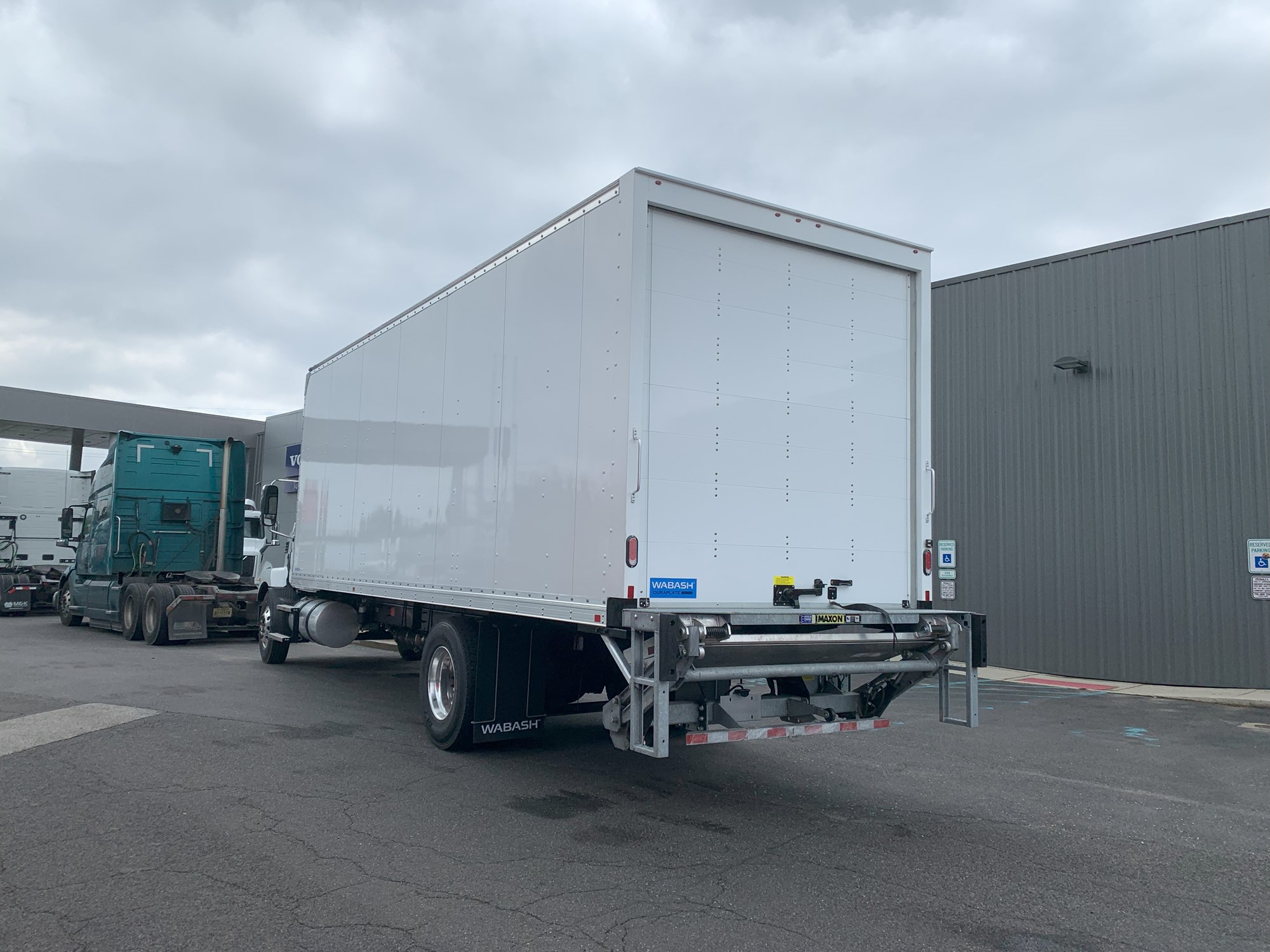 2026 MACK MD642 2026 MACK MD642 - image 2 of 3