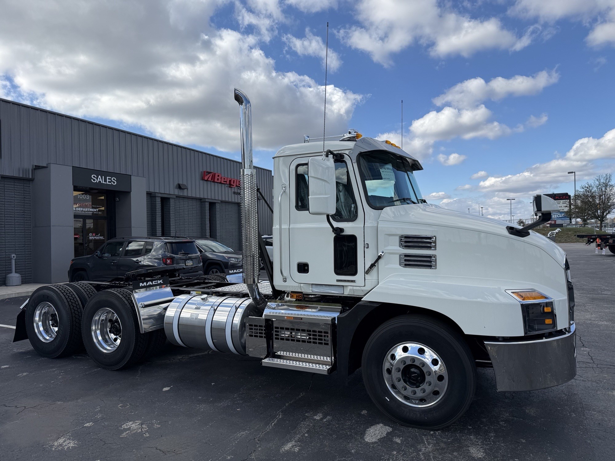 2026 MACK AN64T 2026 MACK AN64T - image 1 of 4