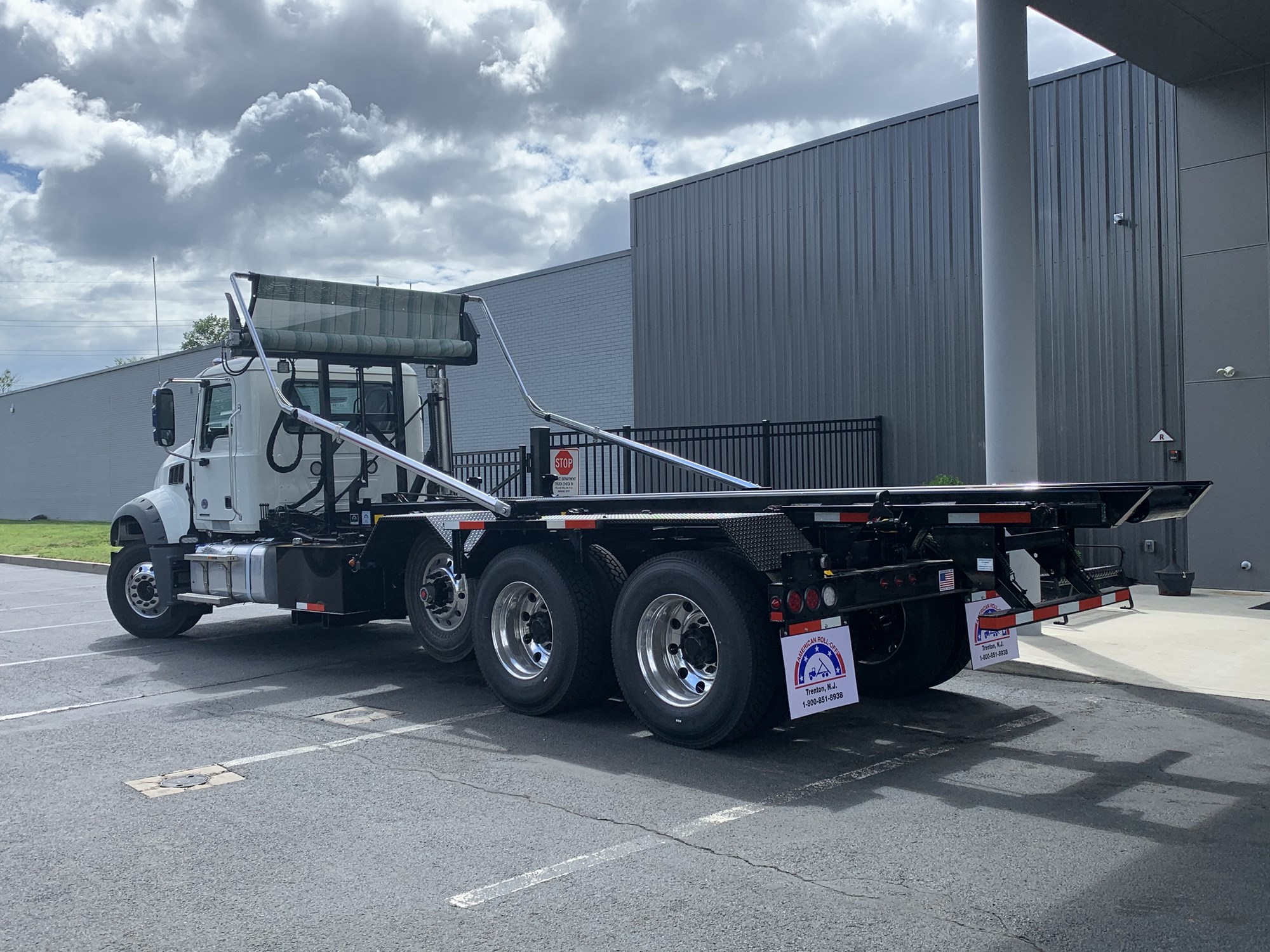 2026 MACK GR64FR 2026 MACK GR64FR - image 2 of 5