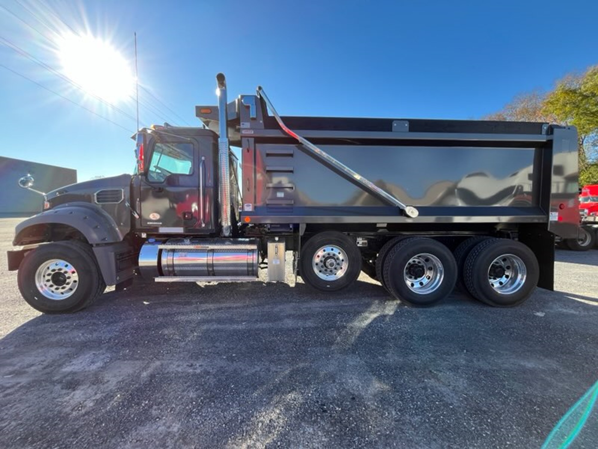 2026 MACK GR64FR 2026 MACK GR64FR - image 3 of 6