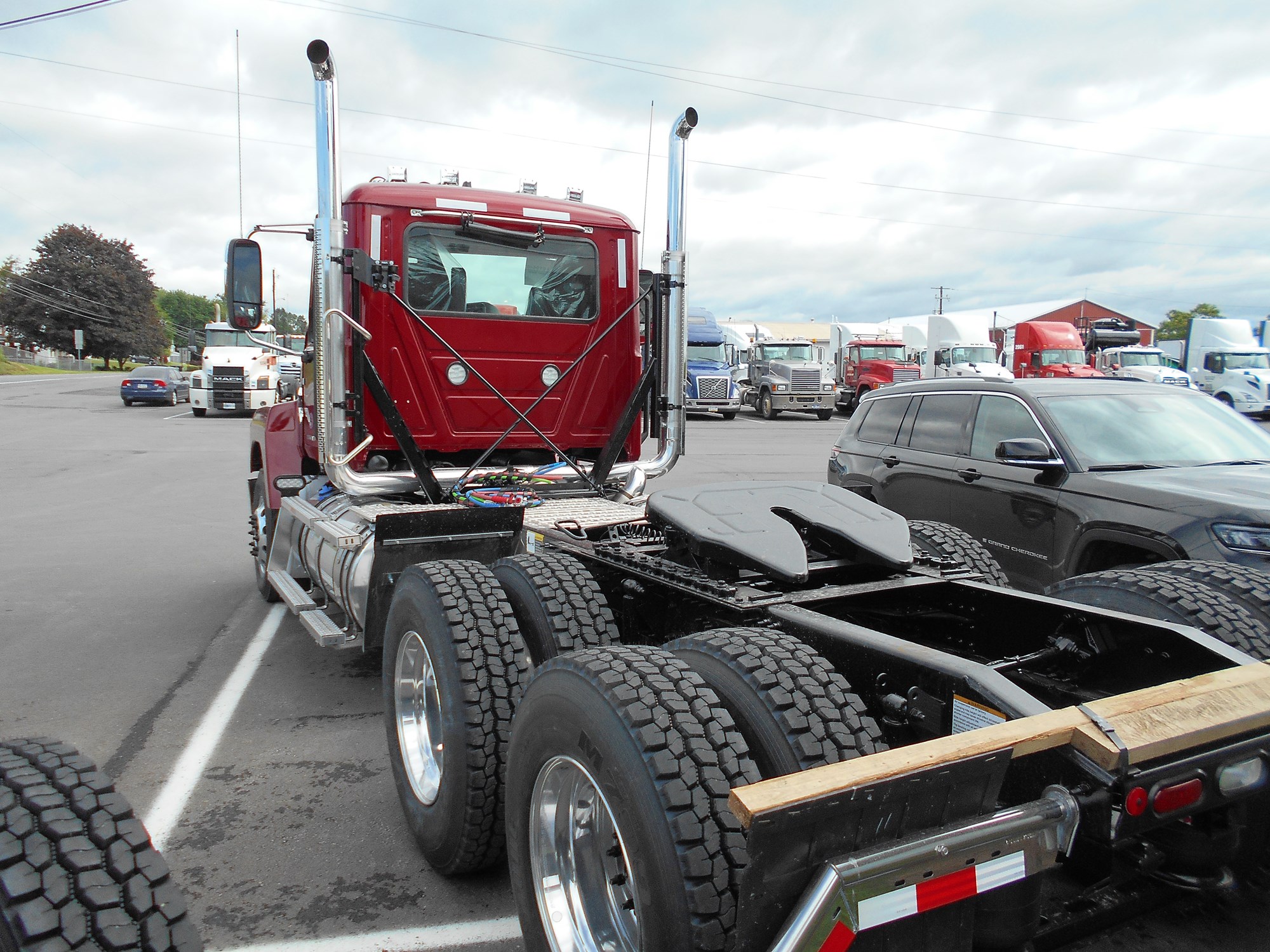 2026 MACK PI64T 2026 MACK PI64T - image 3 of 6
