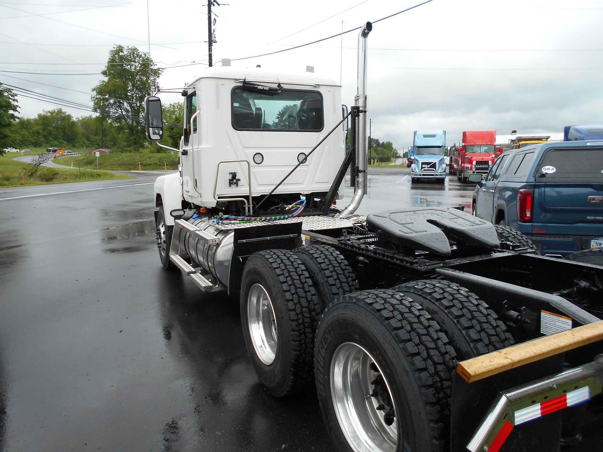2026 MACK PI64T 2026 MACK PI64T - image 3 of 6