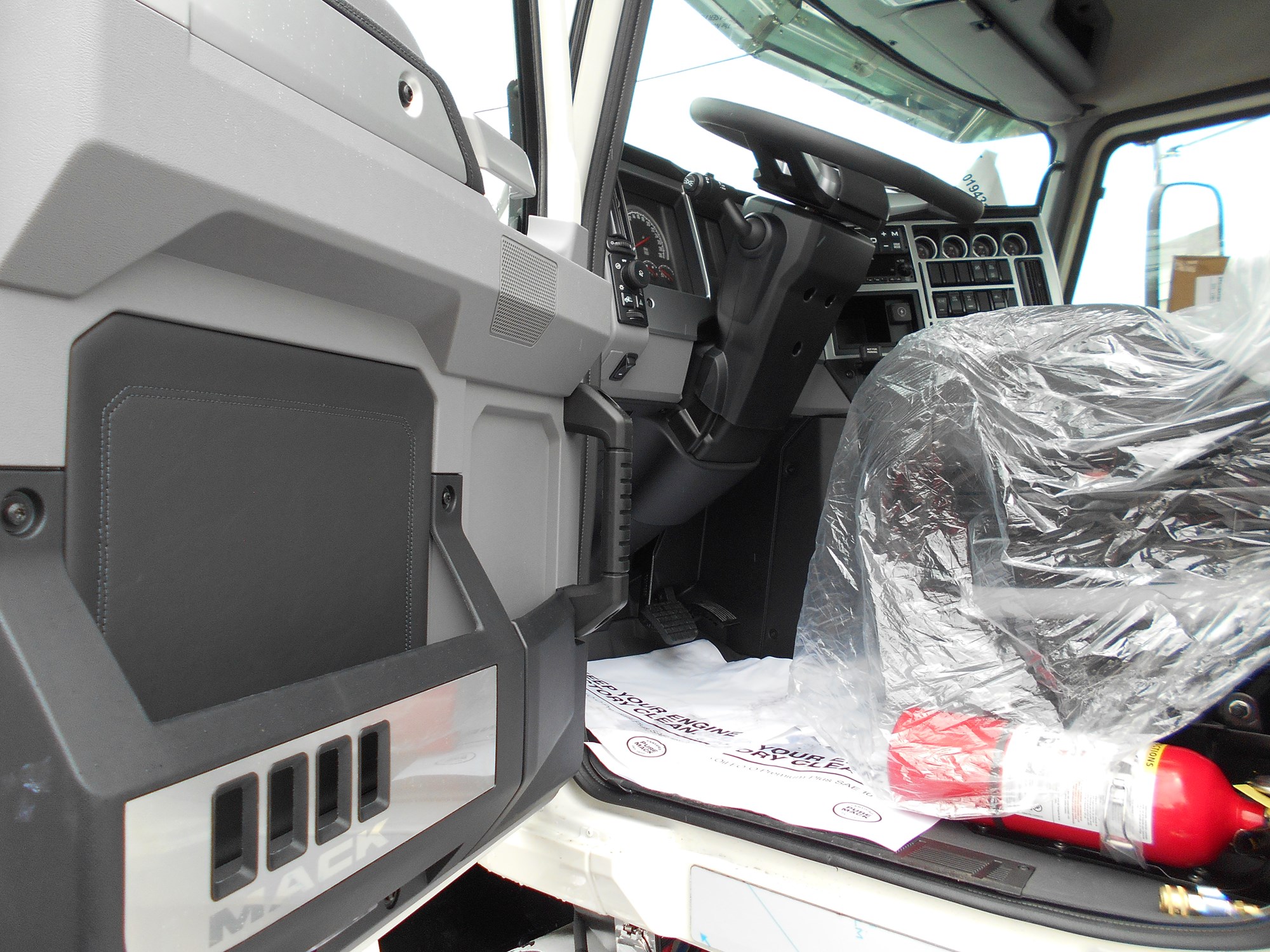 2026 MACK PI64T 2026 MACK PI64T - image 5 of 6