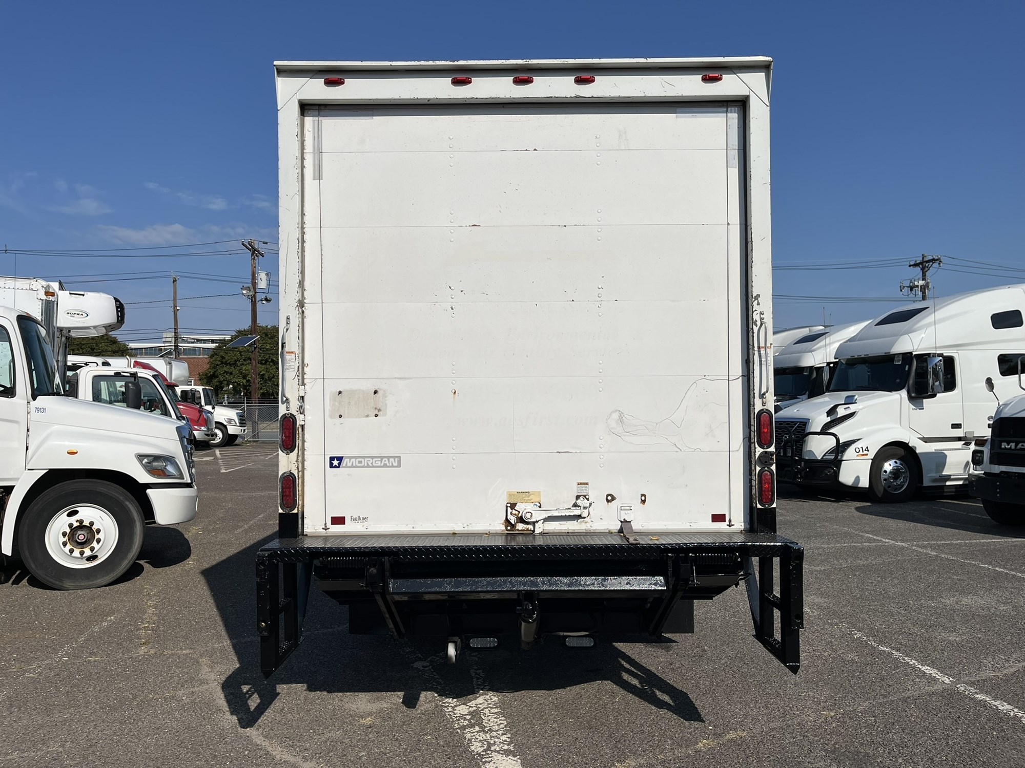 2011 ISUZU NRR 2011 ISUZU NRR - image 5 of 6