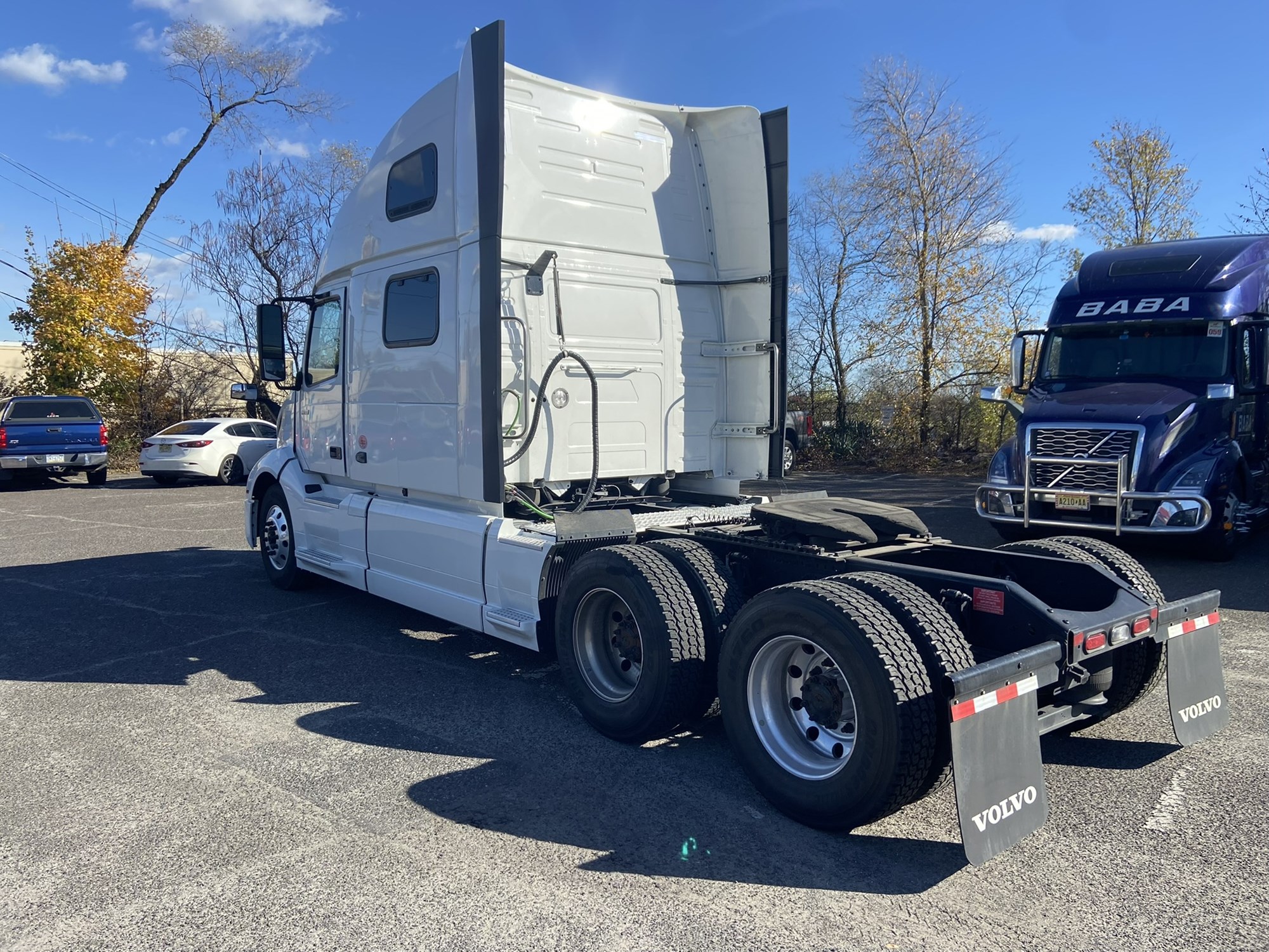 2023 VOLVO VNL860 2023 VOLVO VNL860 - image 4 of 6