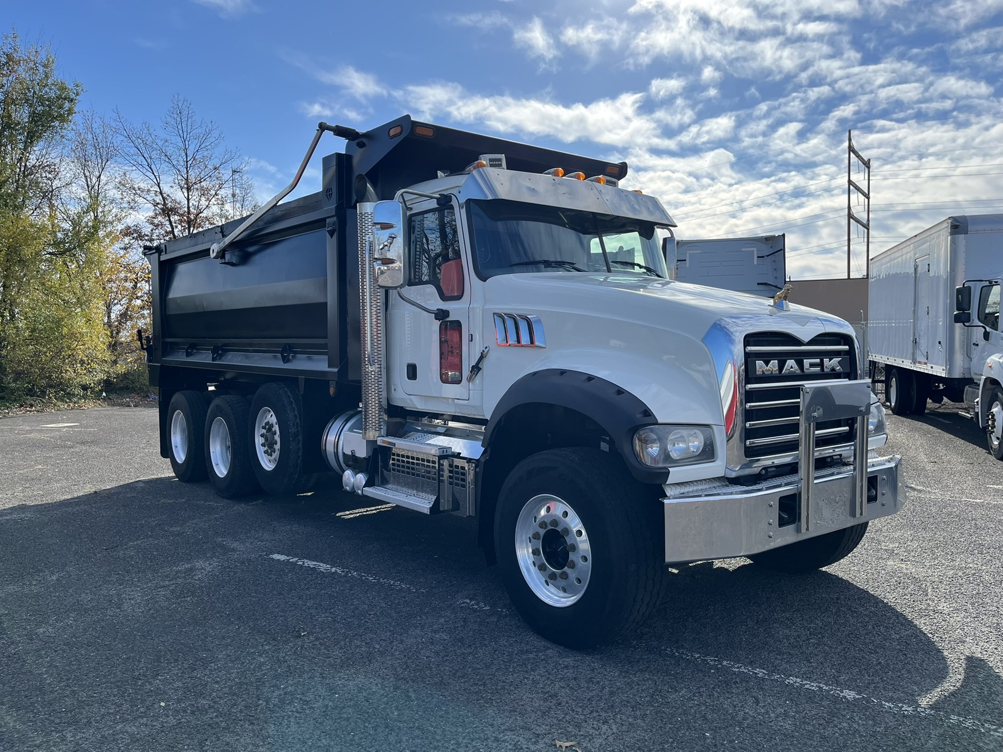 2022 MACK GRANITE 2022 MACK GRANITE - image 3 of 6