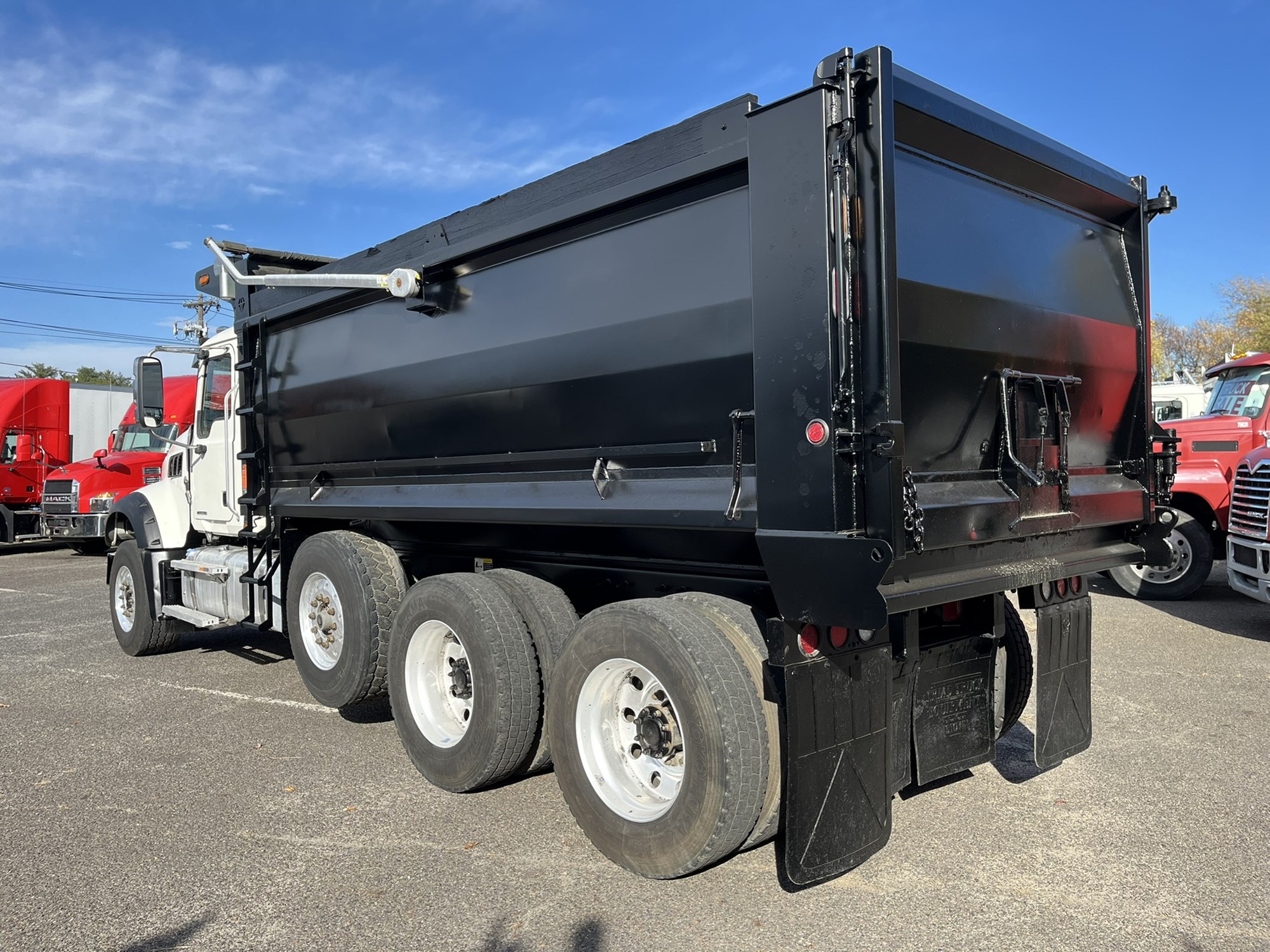 2022 MACK GRANITE 2022 MACK GRANITE - image 6 of 6