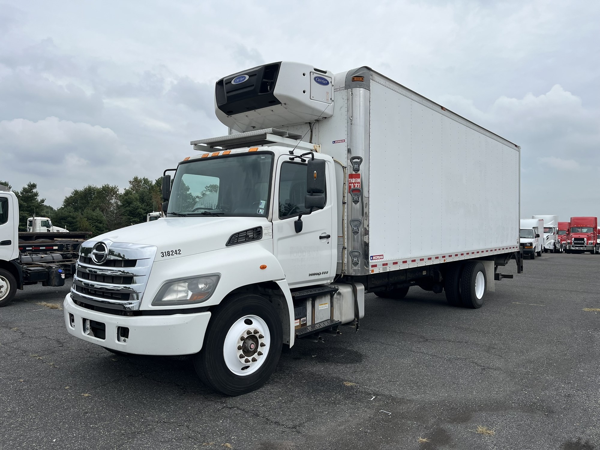 2018 HINO 338 2018 HINO 338 - image 1 of 6