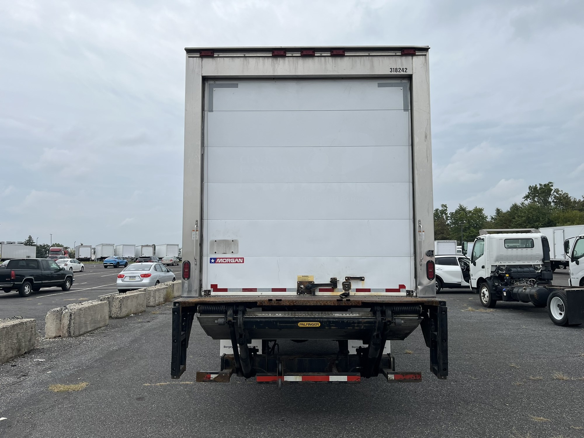 2018 HINO 338 2018 HINO 338 - image 5 of 6