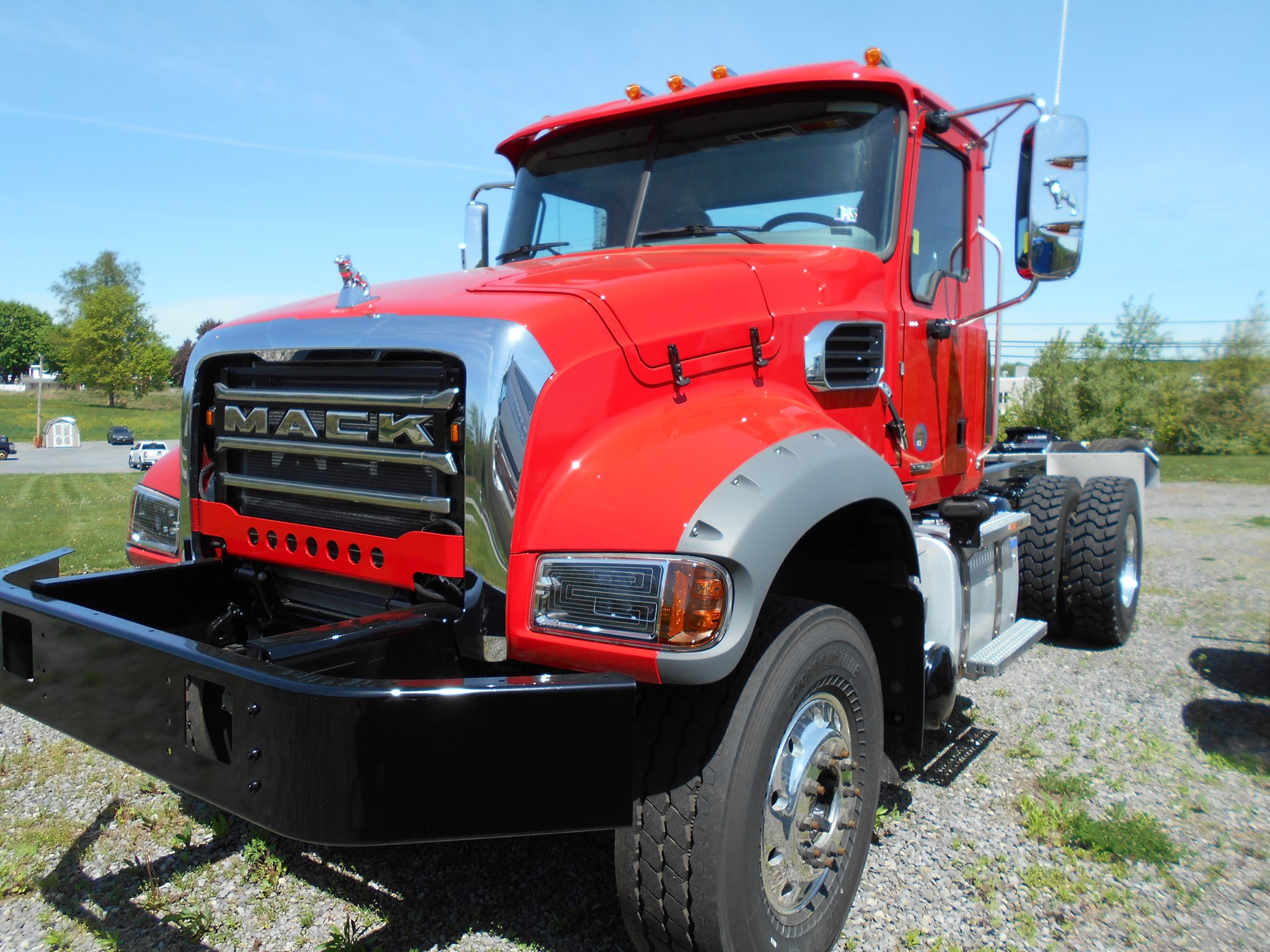 2025 MACK GR42F 2025 MACK GR42F - image 1 of 4