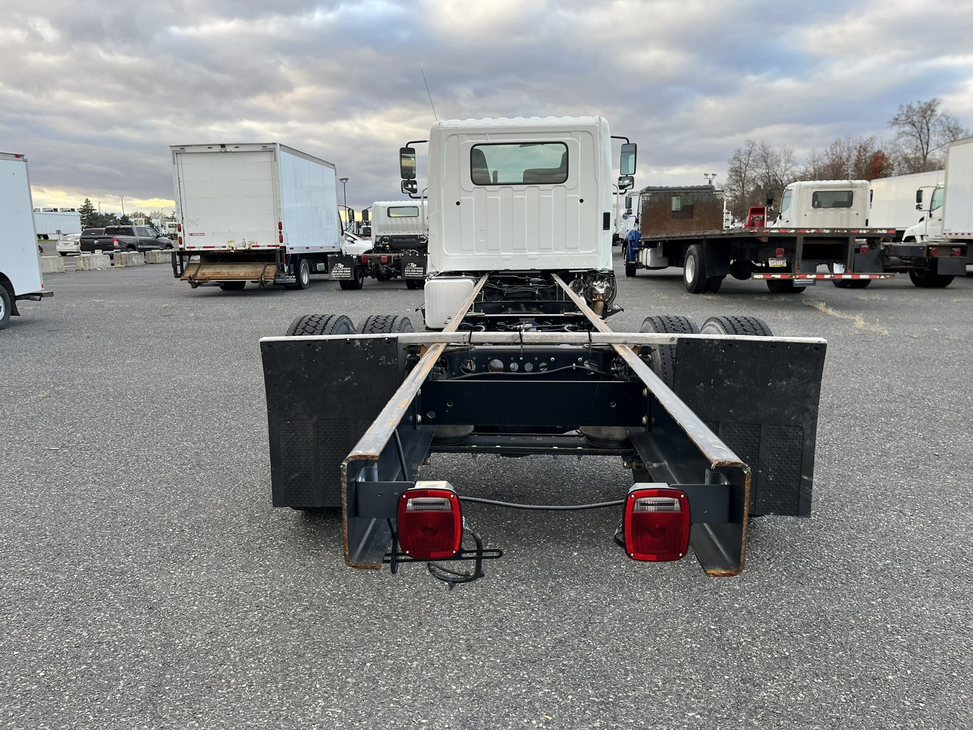 2020 HINO 338 - image 5 of 6