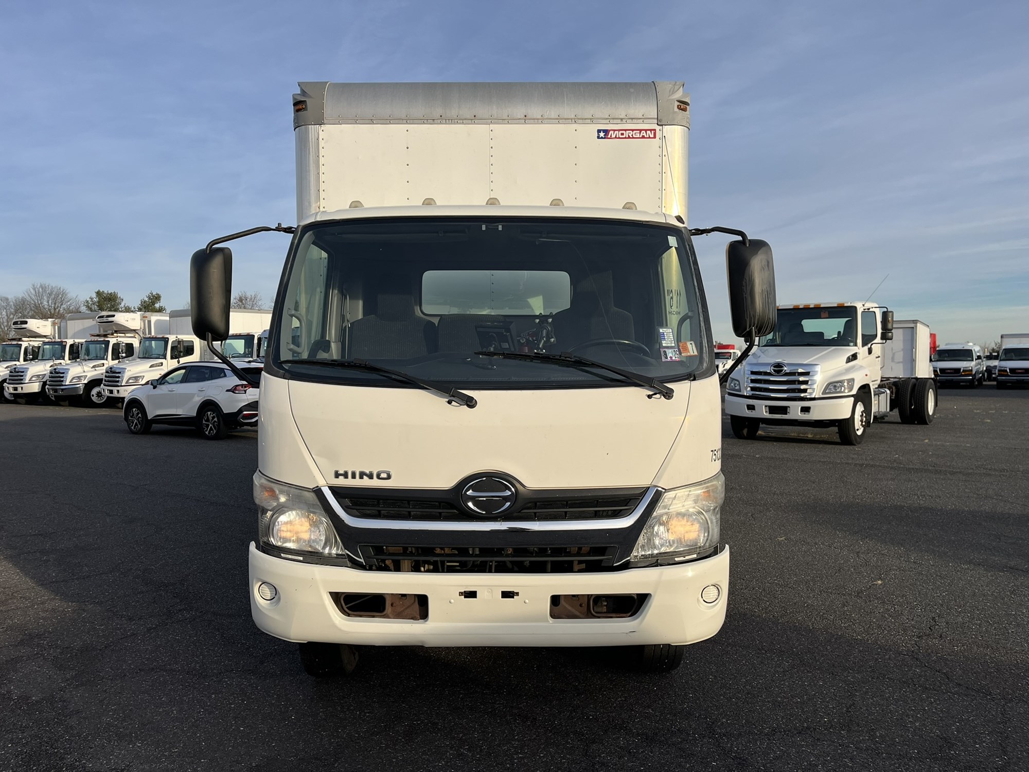 2015 HINO 195 - image 2 of 6
